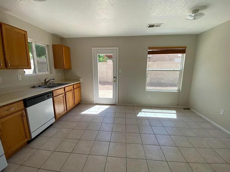 Photo 13 — 10728 Miera Drive NW