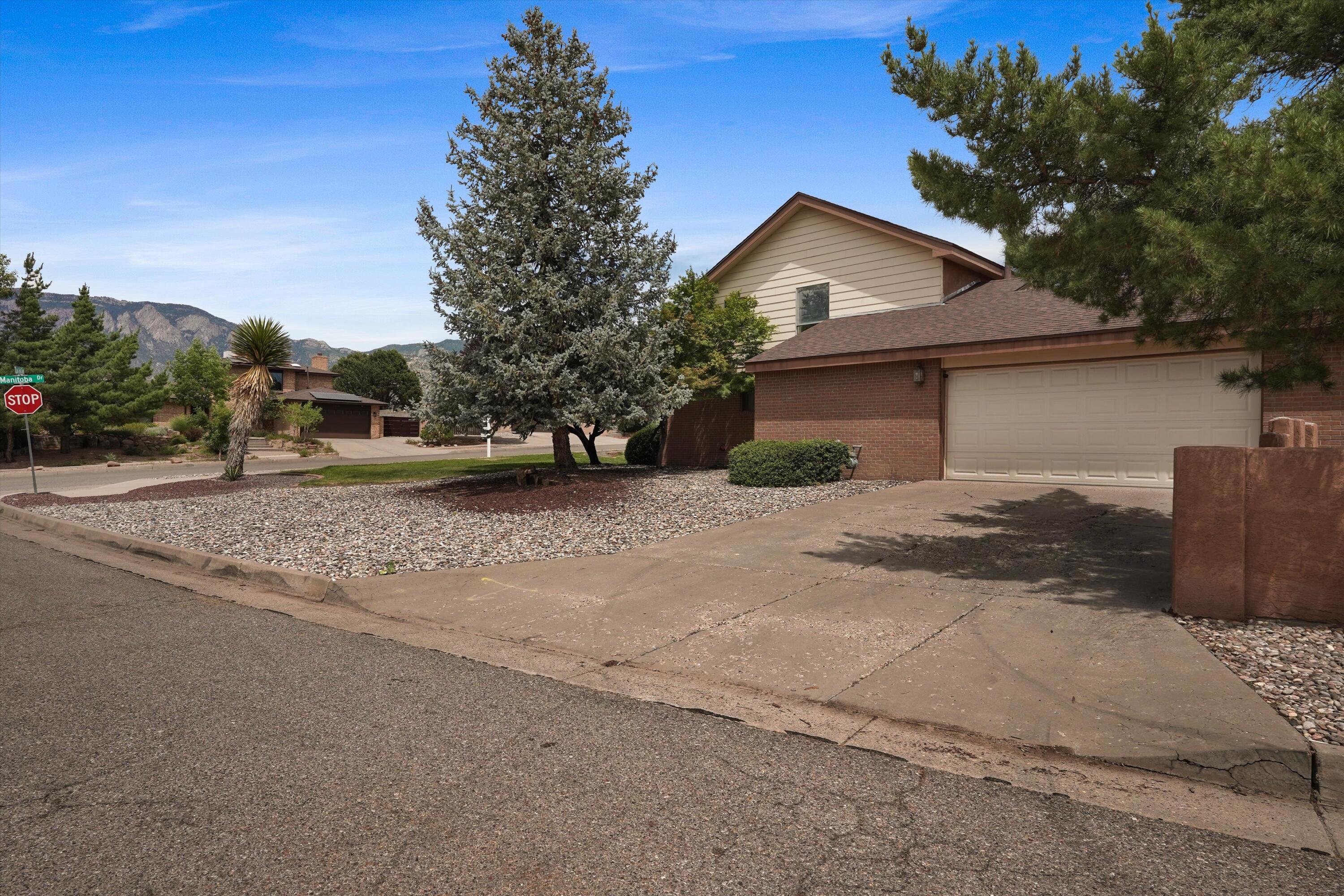 Photo 6 — 13200 Manitoba Drive NE