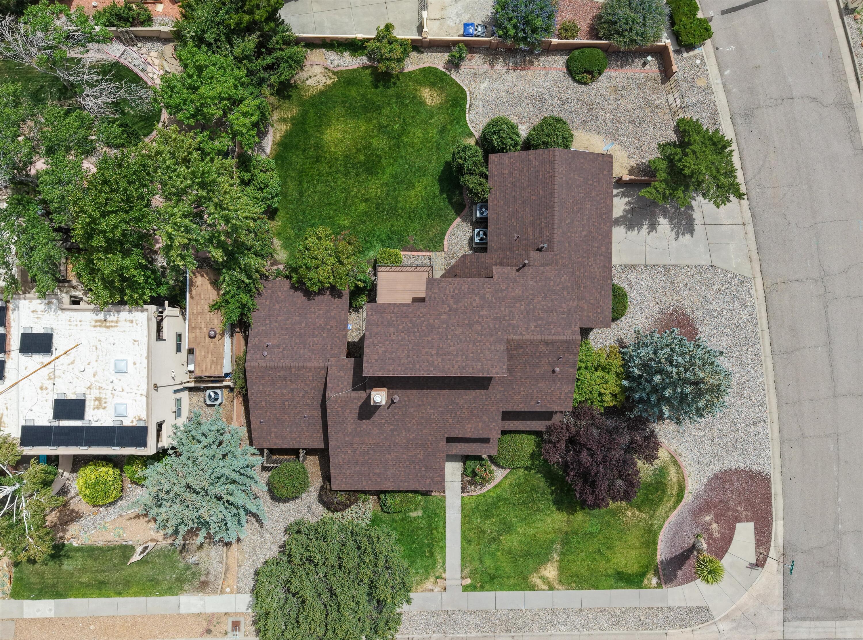 Photo 9 — 13200 Manitoba Drive NE