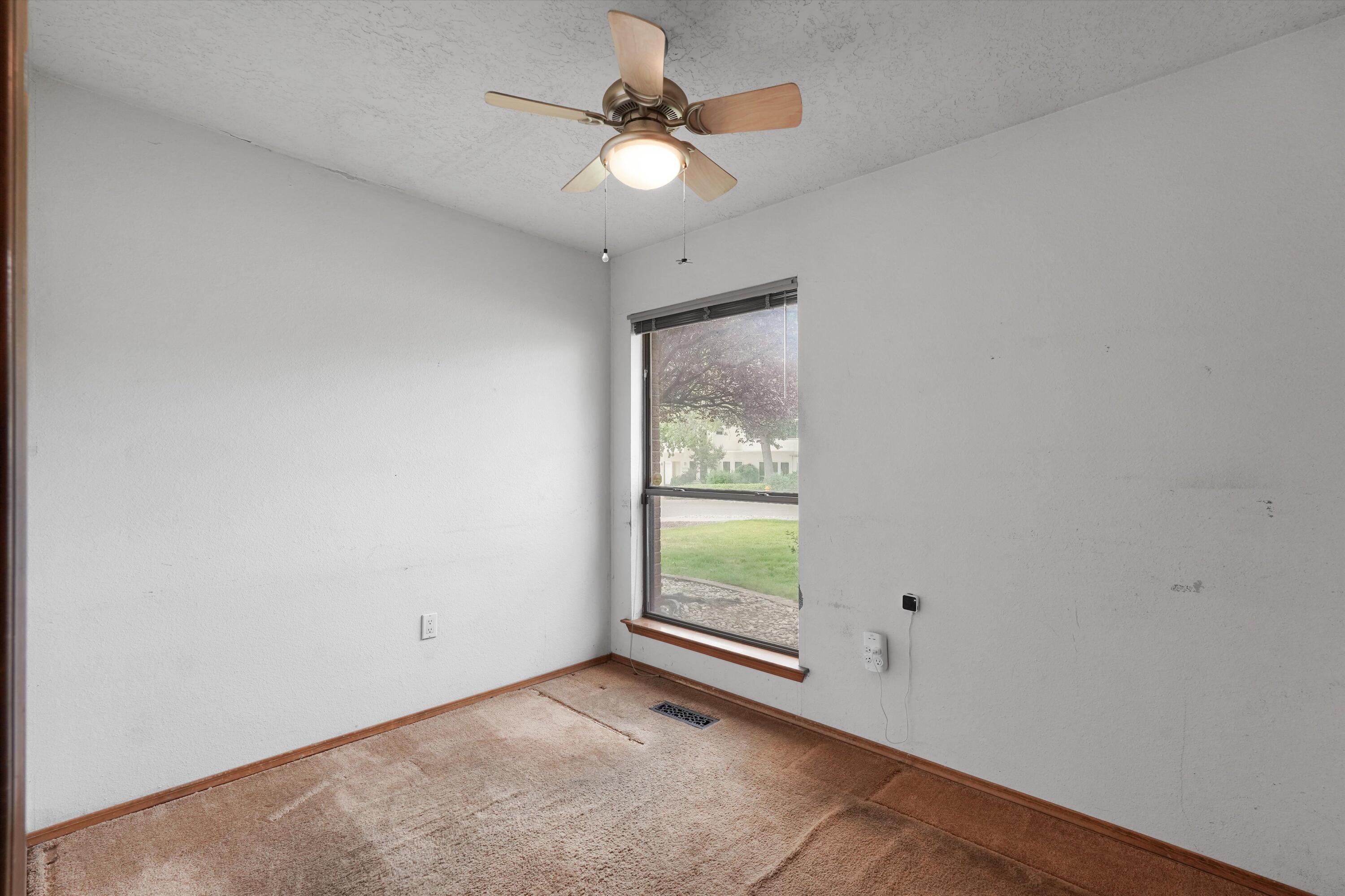 Photo 18 — 13200 Manitoba Drive NE