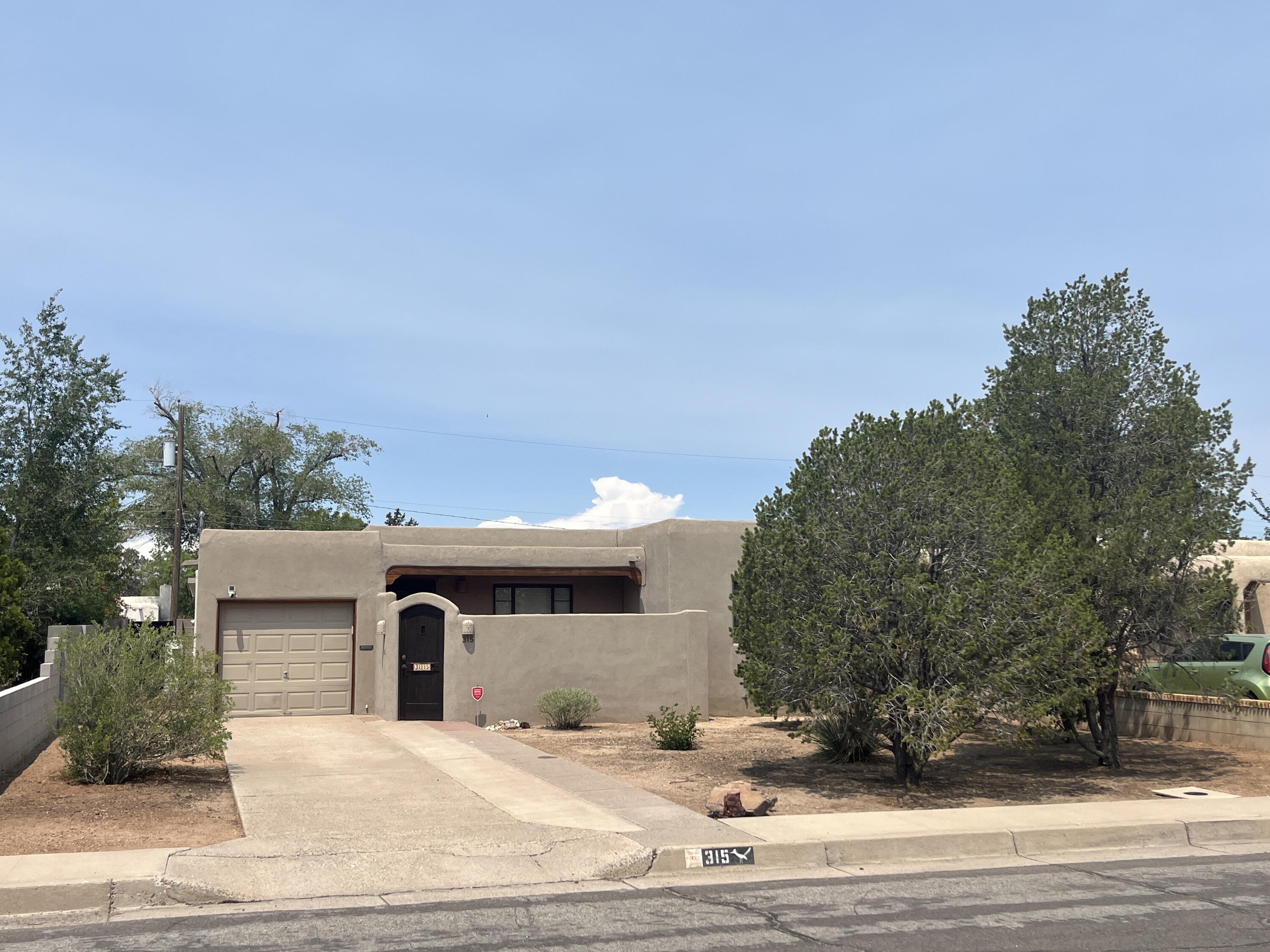 315 Manzano Street NE, Albuquerque, NM 87108