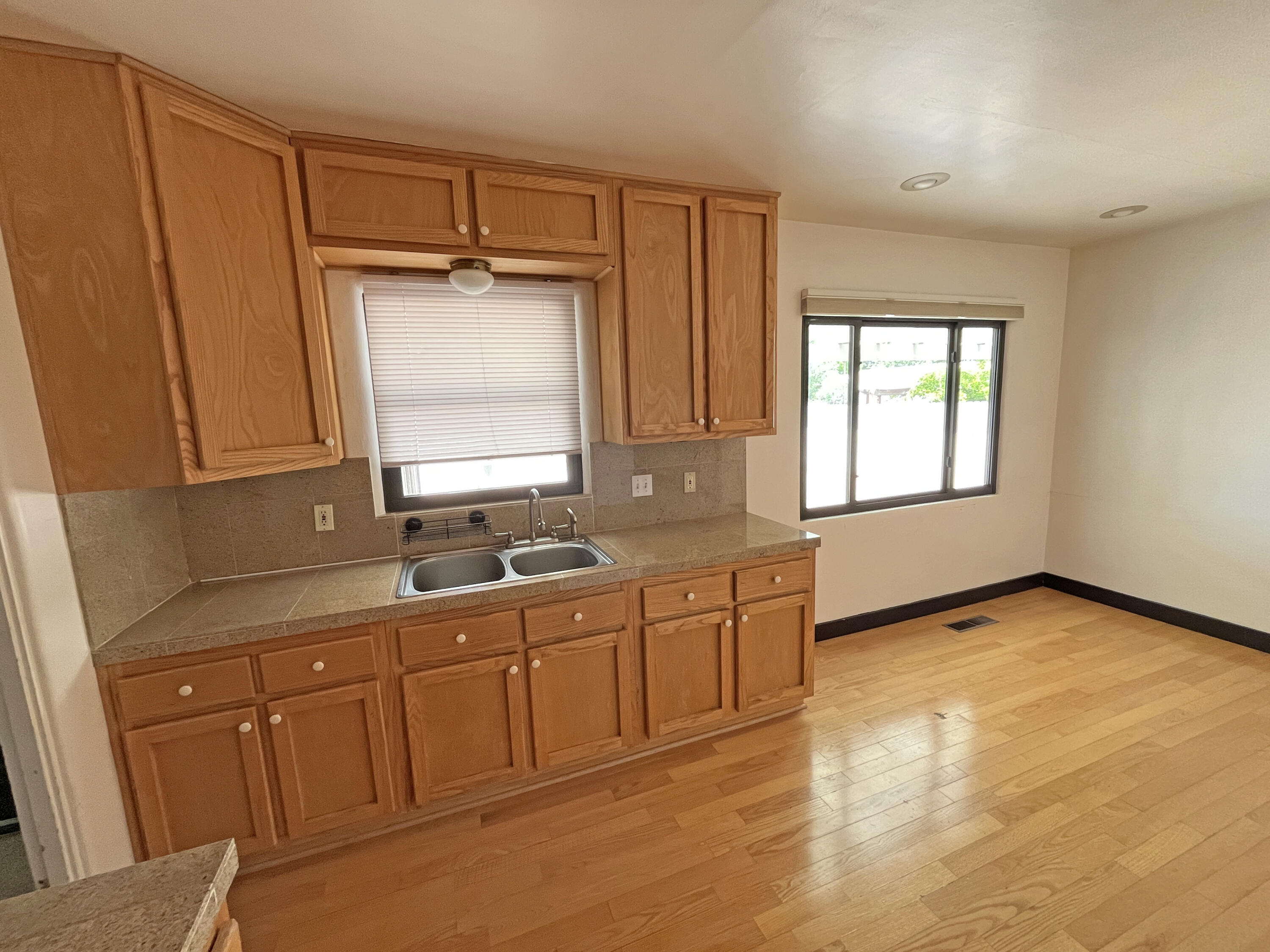Photo 19 — 315 Manzano Street NE