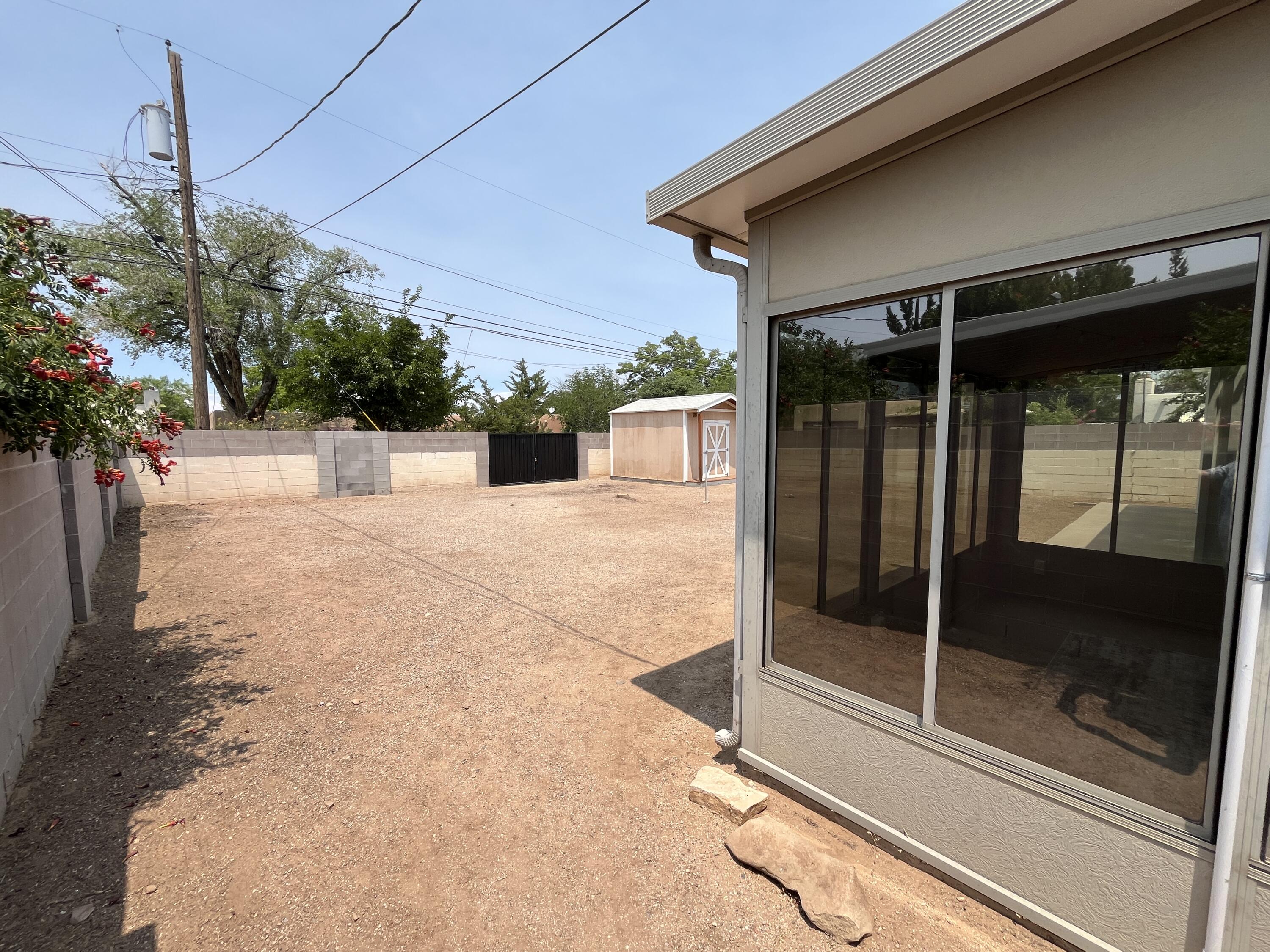 Photo 4 — 315 Manzano Street NE