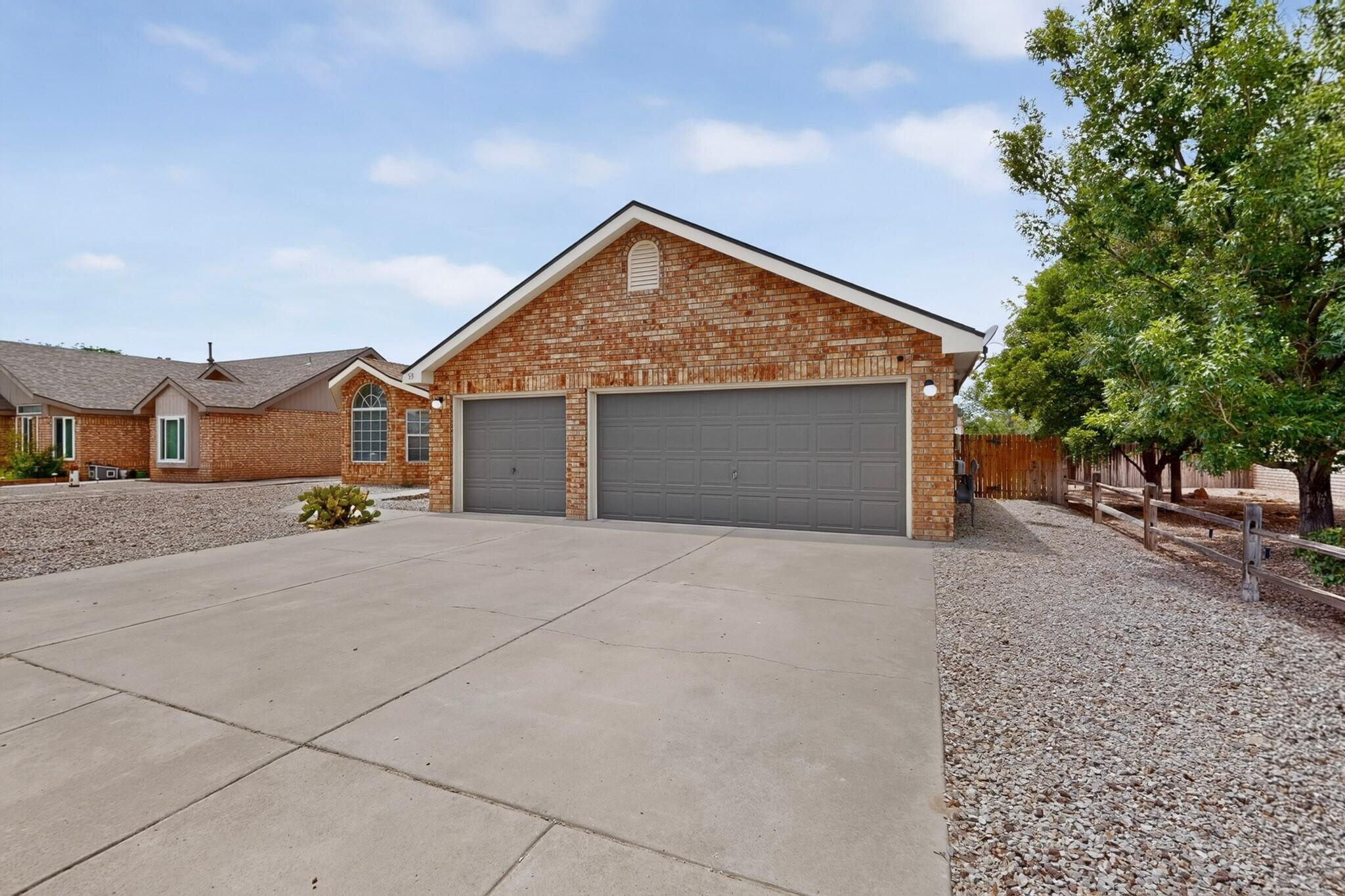 Photo 2 — 53 Juniper Avenue