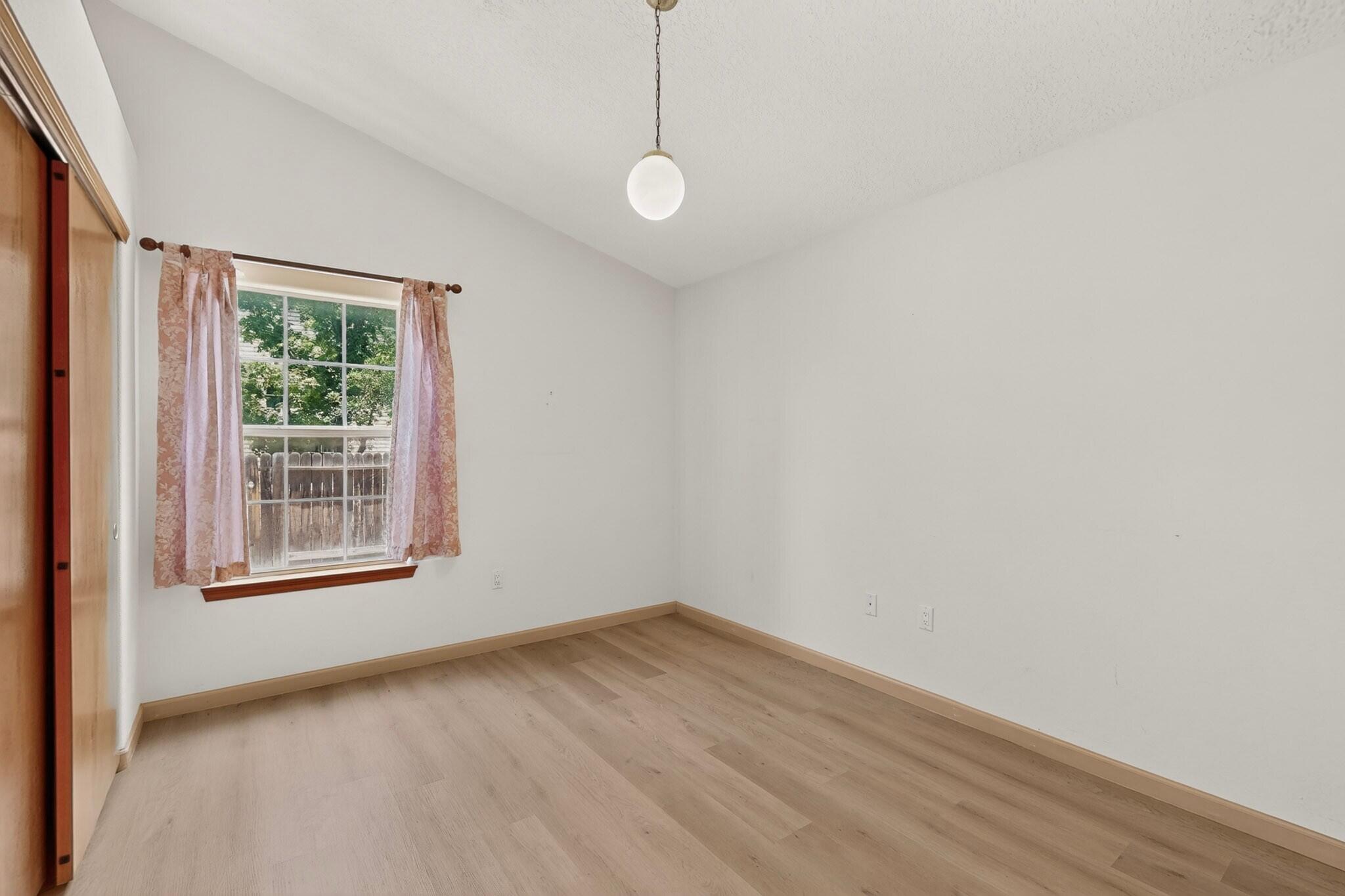 Photo 20 — 53 Juniper Avenue