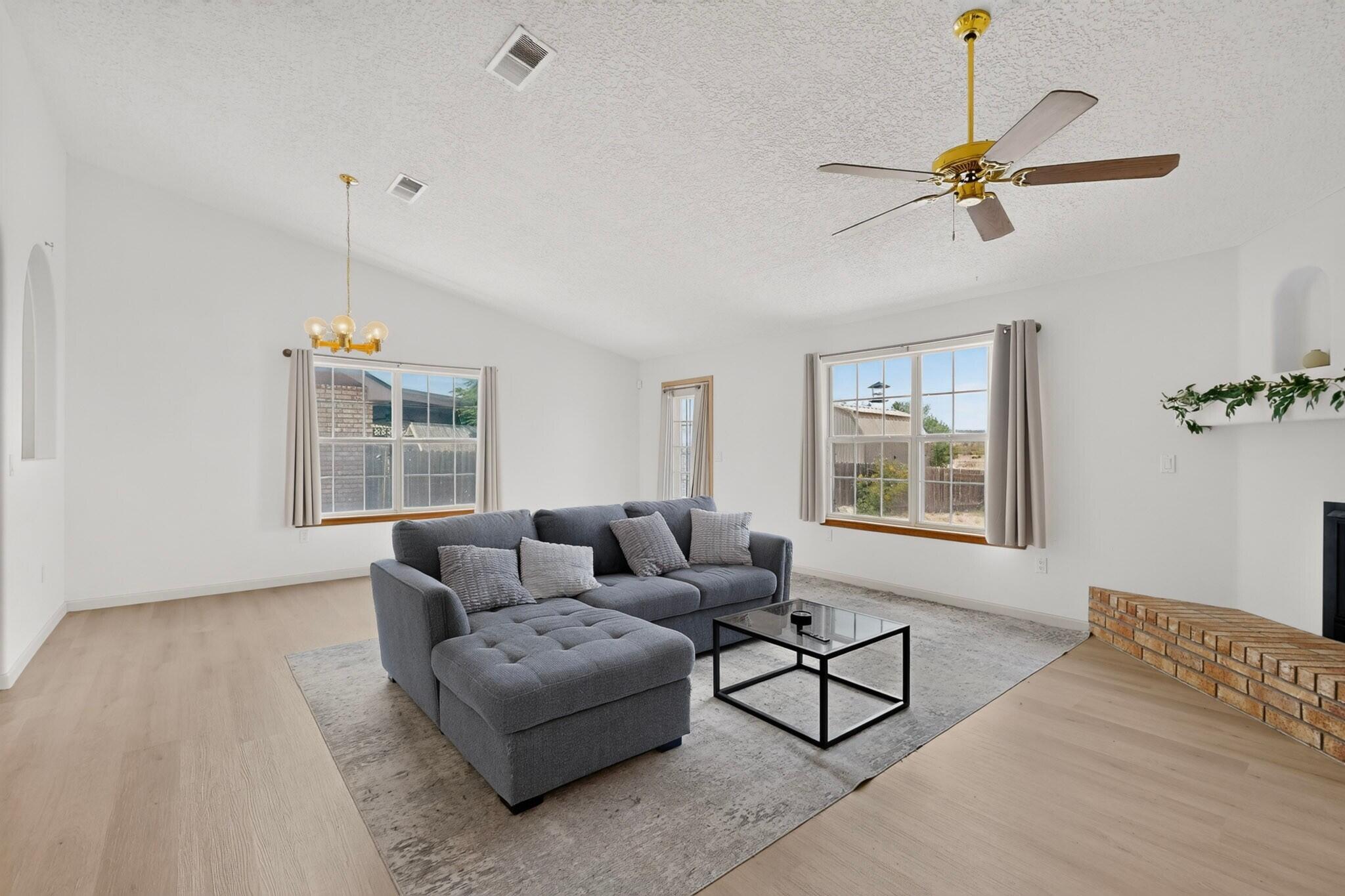Photo 6 — 53 Juniper Avenue
