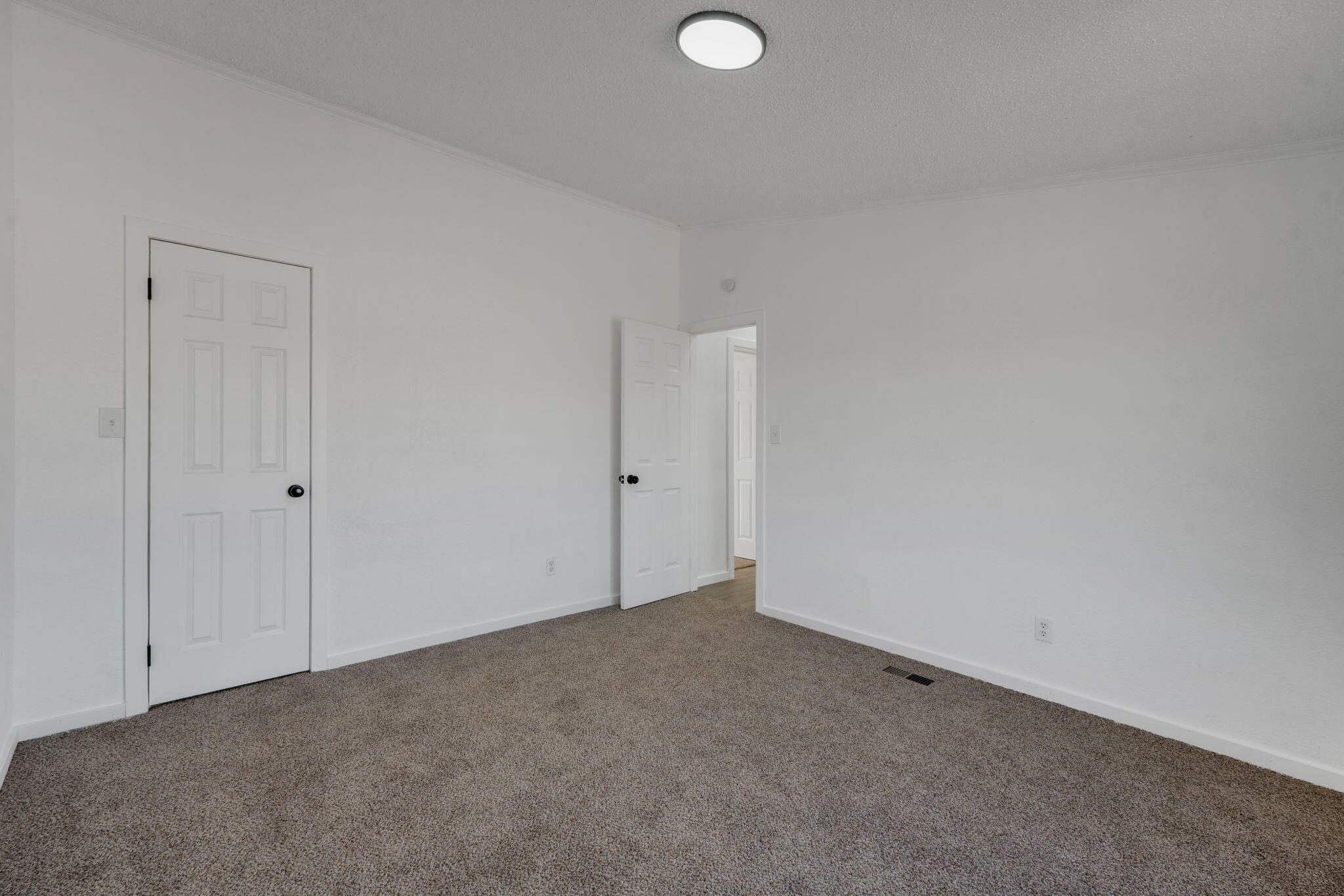 Photo 16 — 67 Highland Boulevard