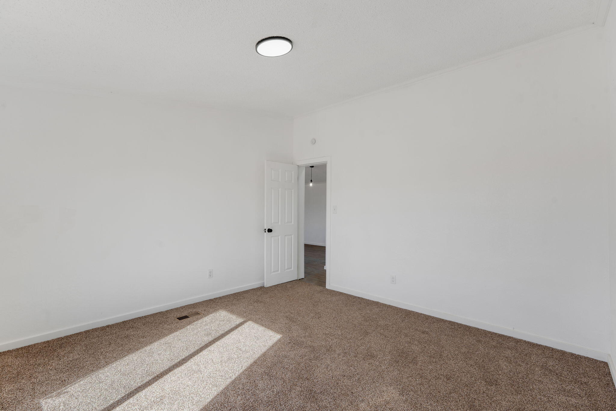 Photo 19 — 67 Highland Boulevard