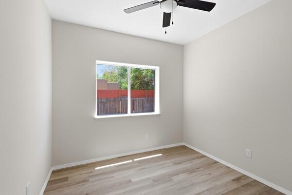 Photo 11 — 473 Garden Avenue SW