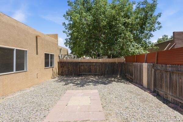 Photo 4 — 473 Garden Avenue SW