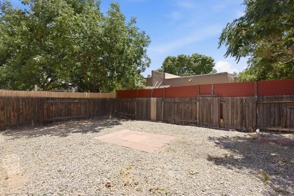 Photo 2 — 473 Garden Avenue SW