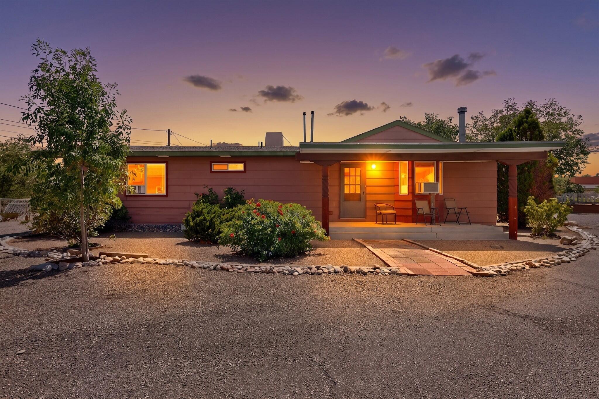 103 Green Valley Road NW, Albuquerque, NM 87107