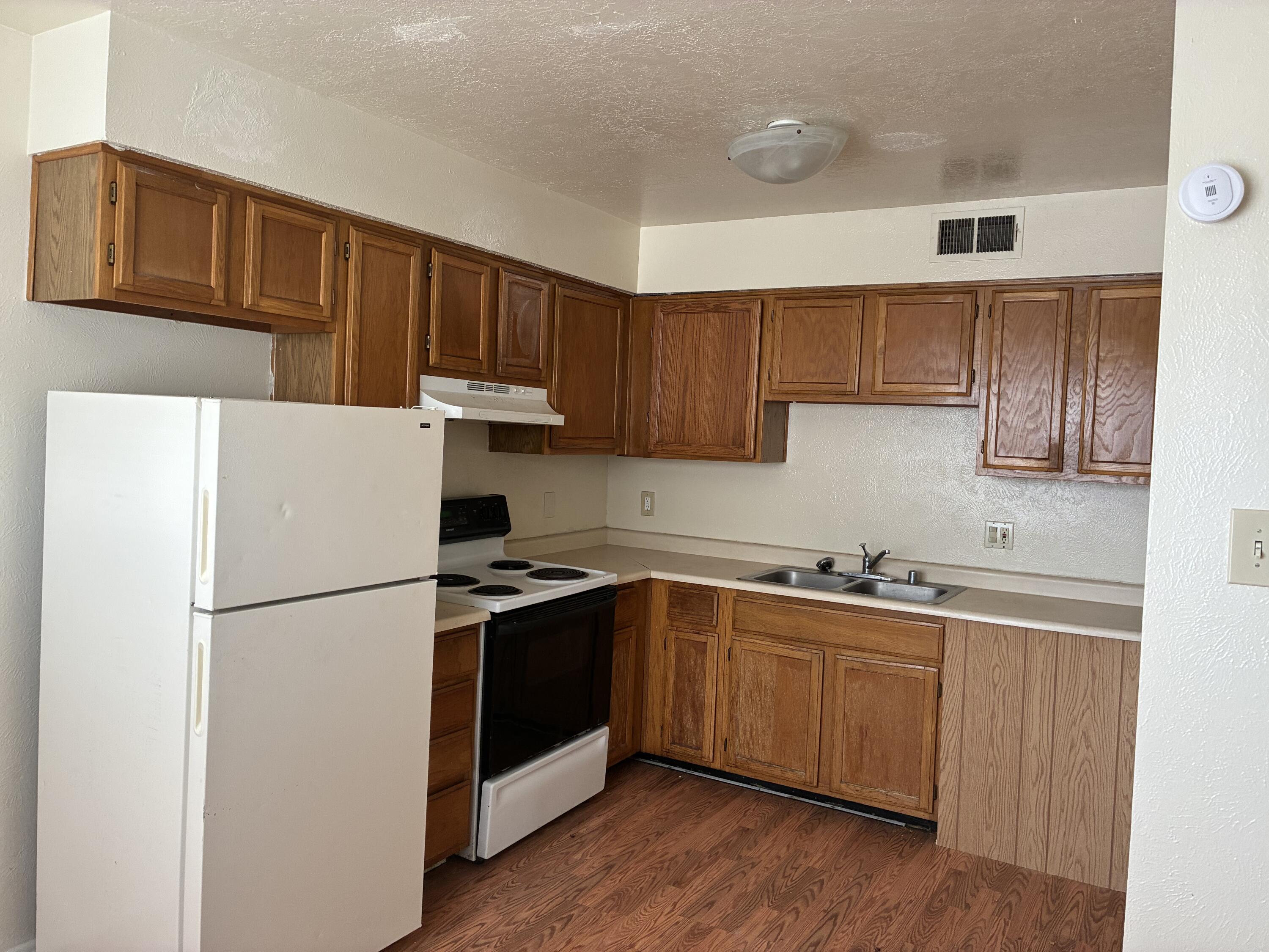 Photo 6 — 538 Ortiz Drive SE