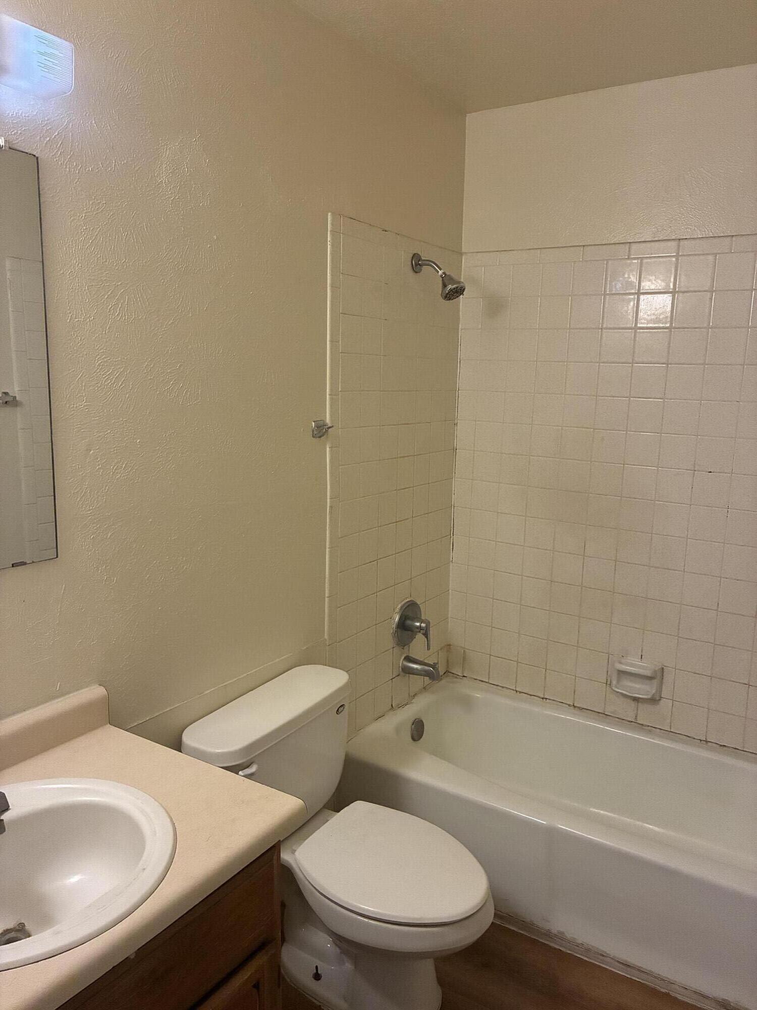 Photo 9 — 540 Ortiz Drive SE