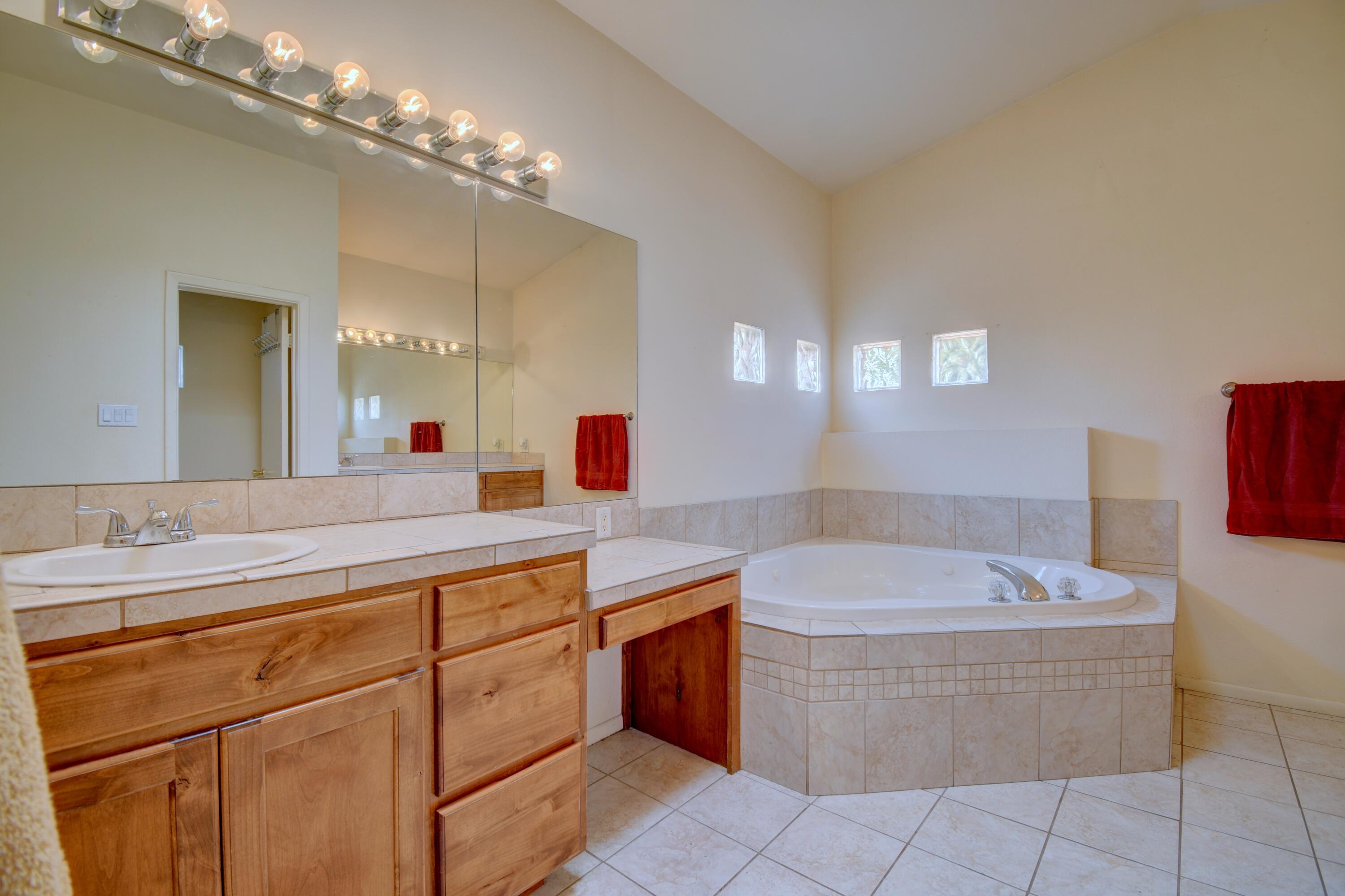 Photo 13 — 9730 Golf Course Road NW
