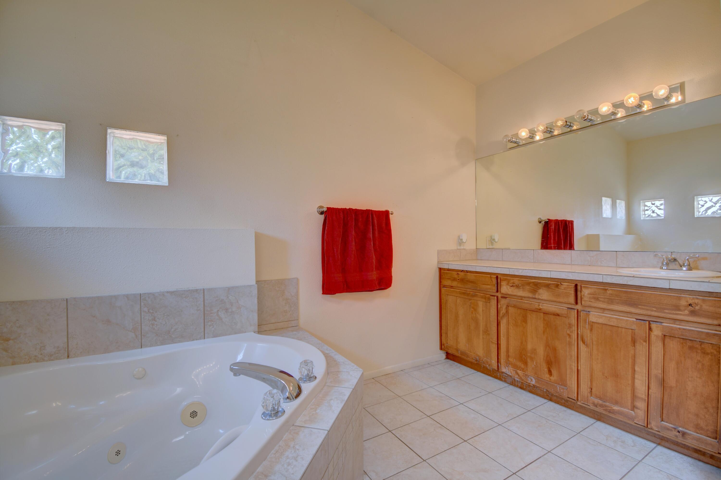 Photo 14 — 9730 Golf Course Road NW