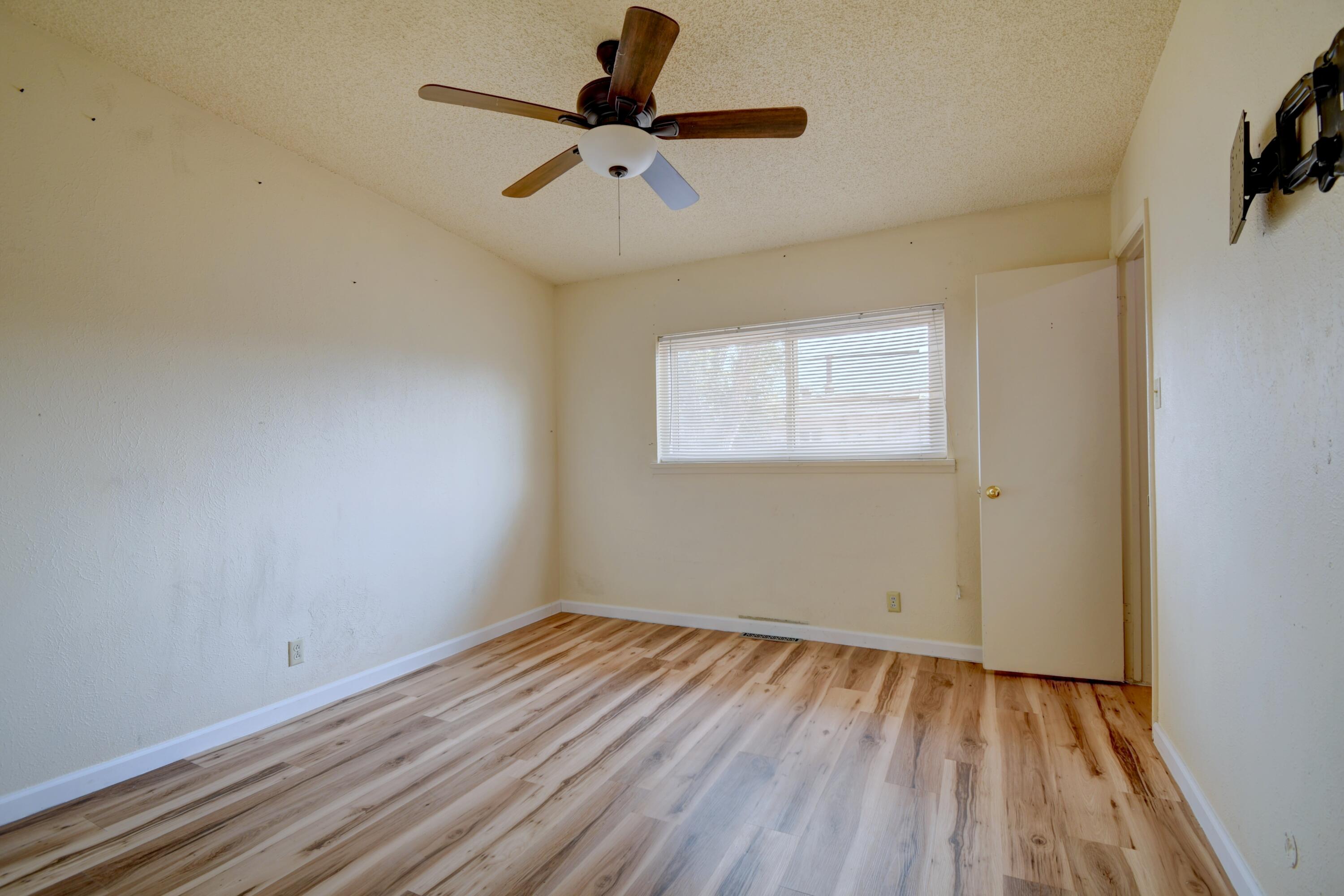 Photo 16 — 9730 Golf Course Road NW