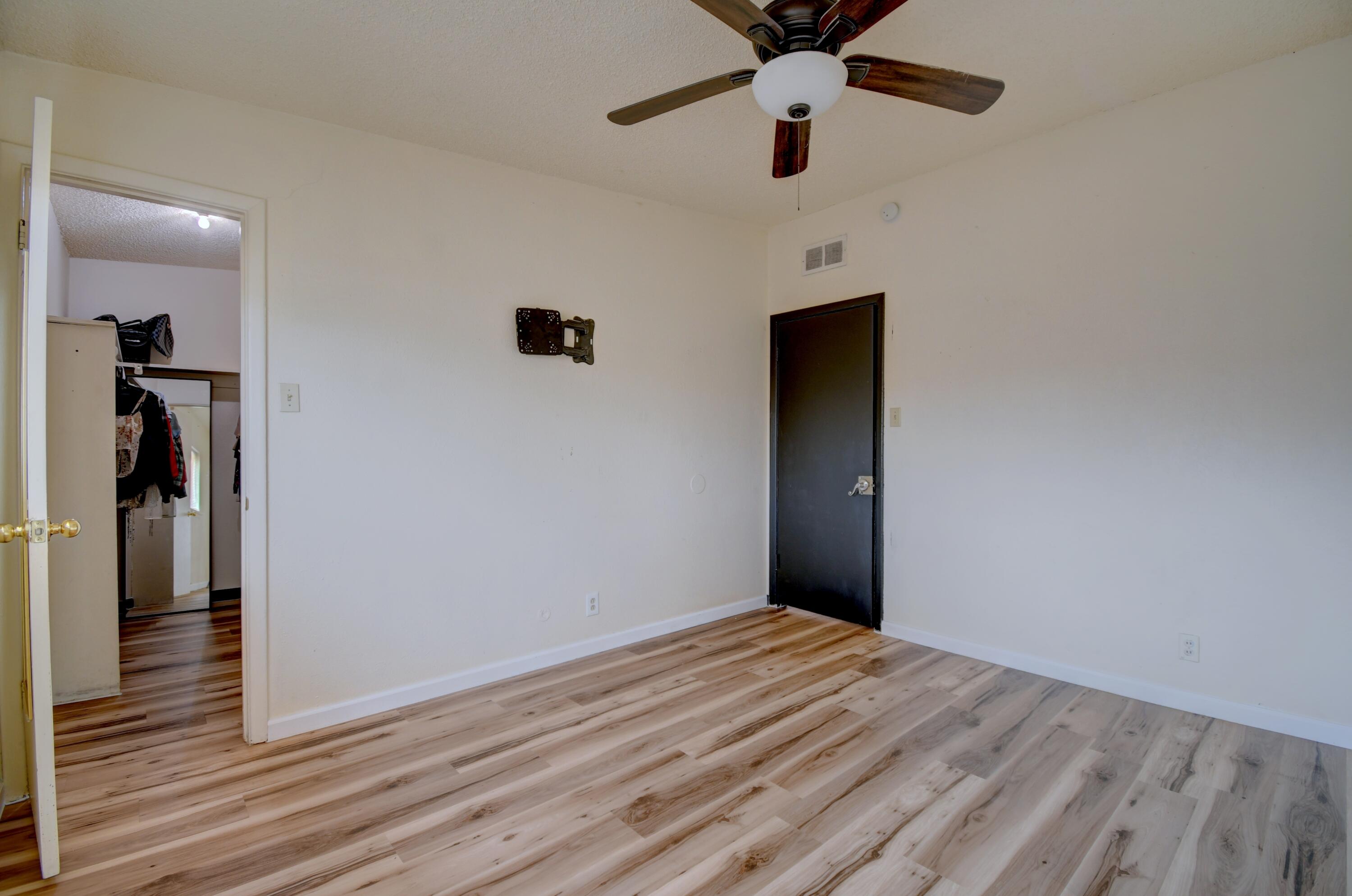 Photo 17 — 9730 Golf Course Road NW