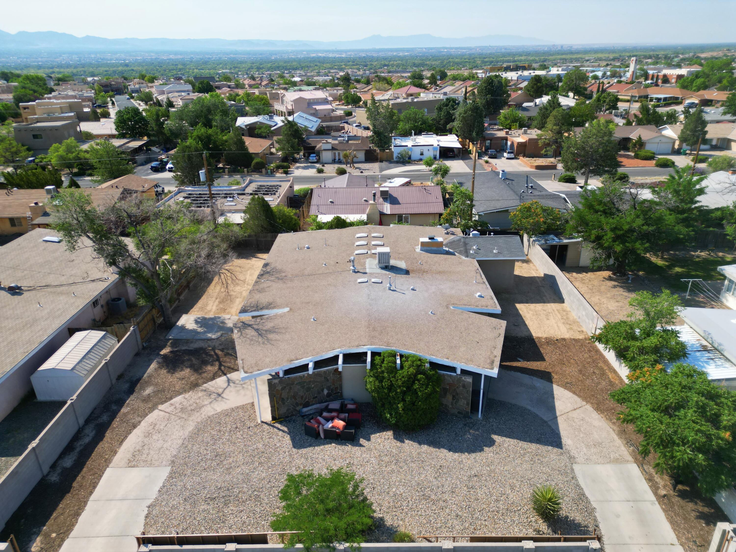 Photo 7 — 9730 Golf Course Road NW