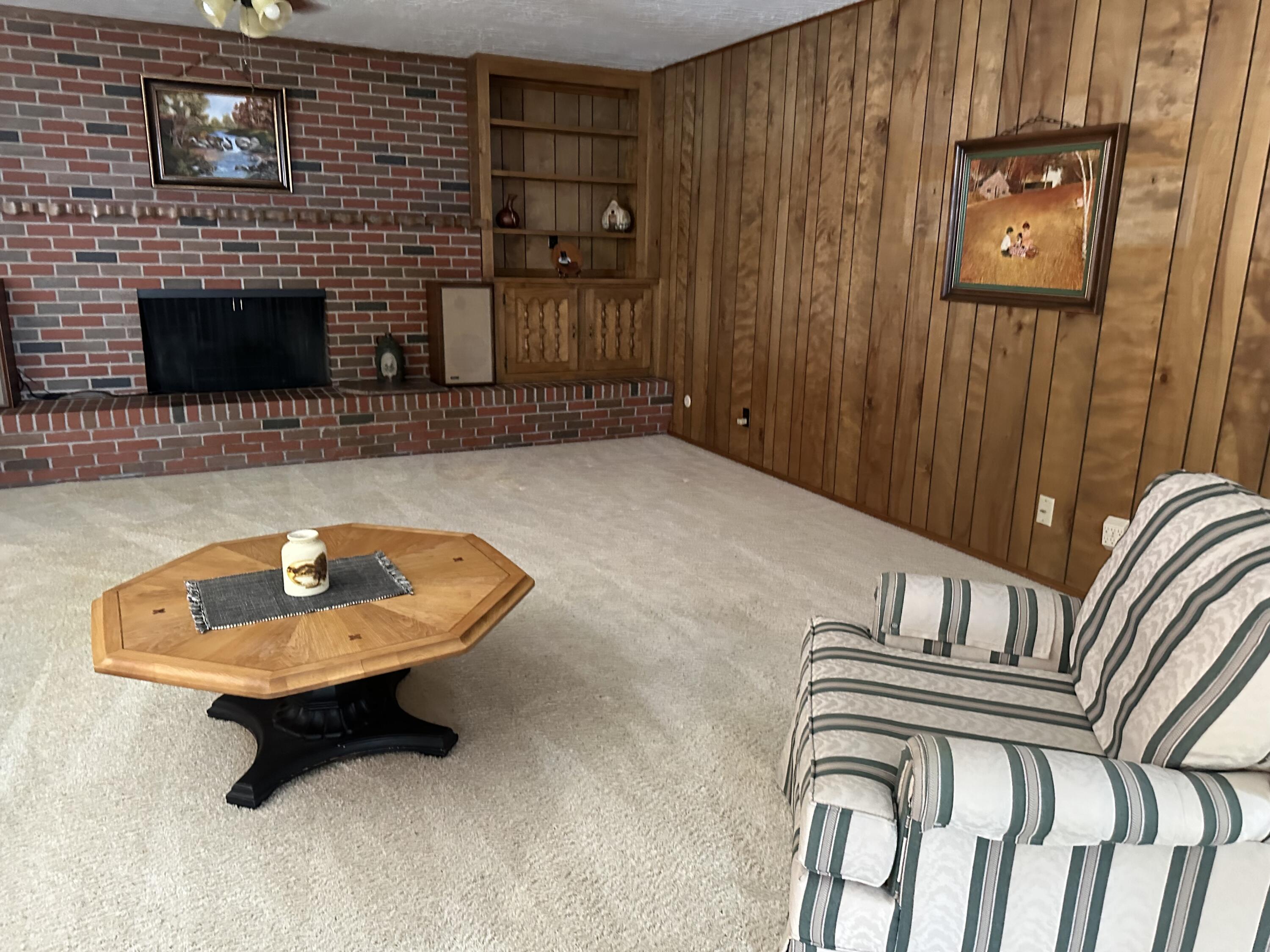 Photo 19 — 1119 Upland Drive NE