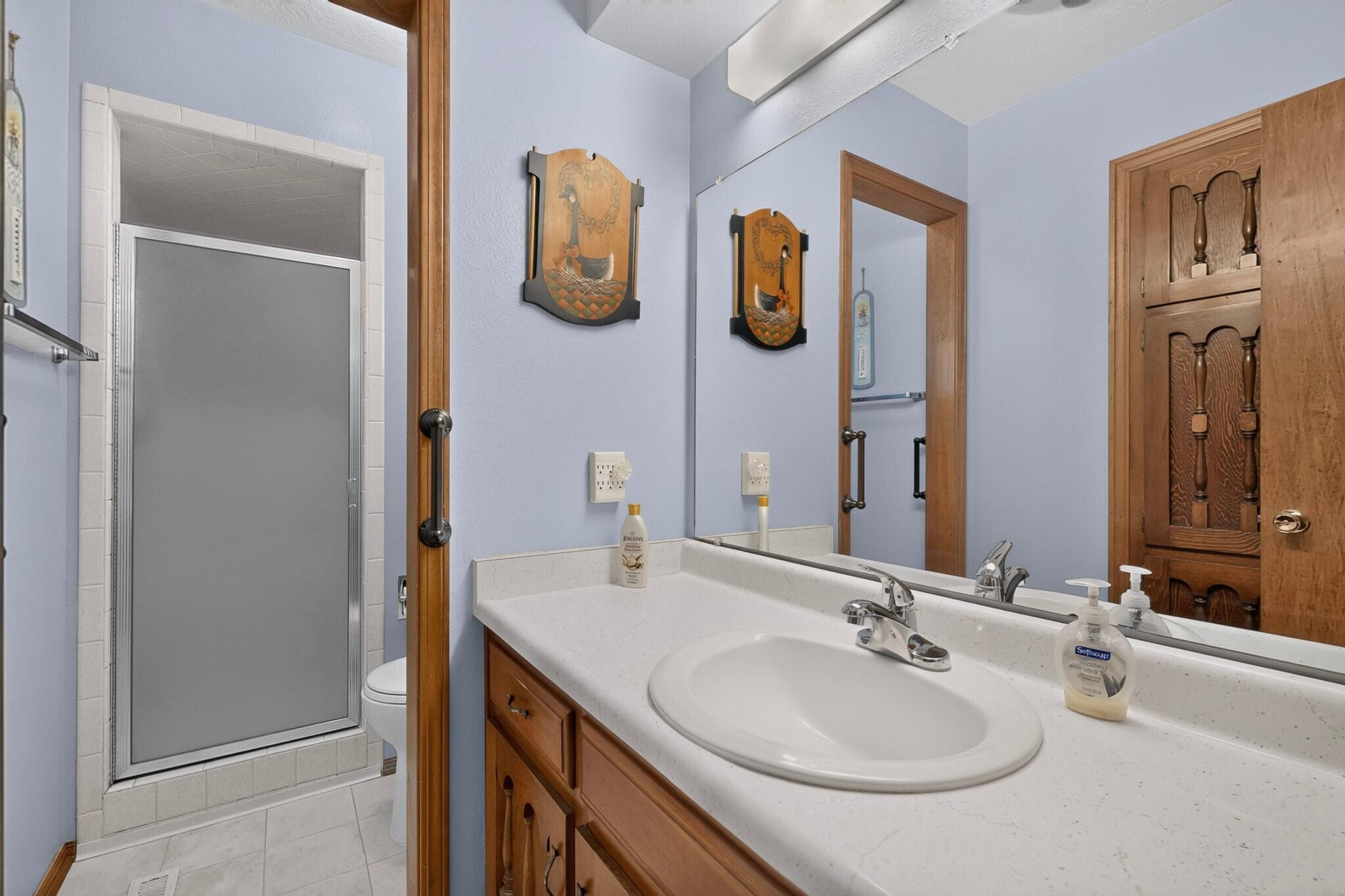 Photo 16 — 1119 Upland Drive NE