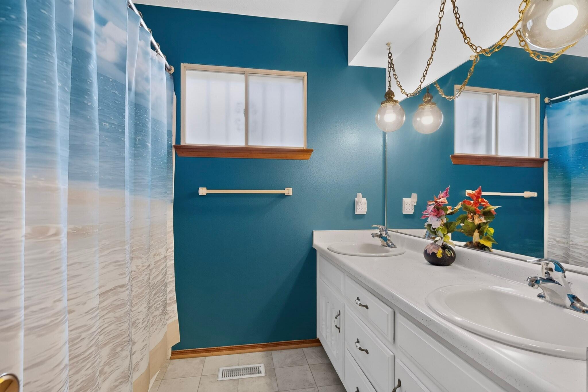 Photo 12 — 1119 Upland Drive NE