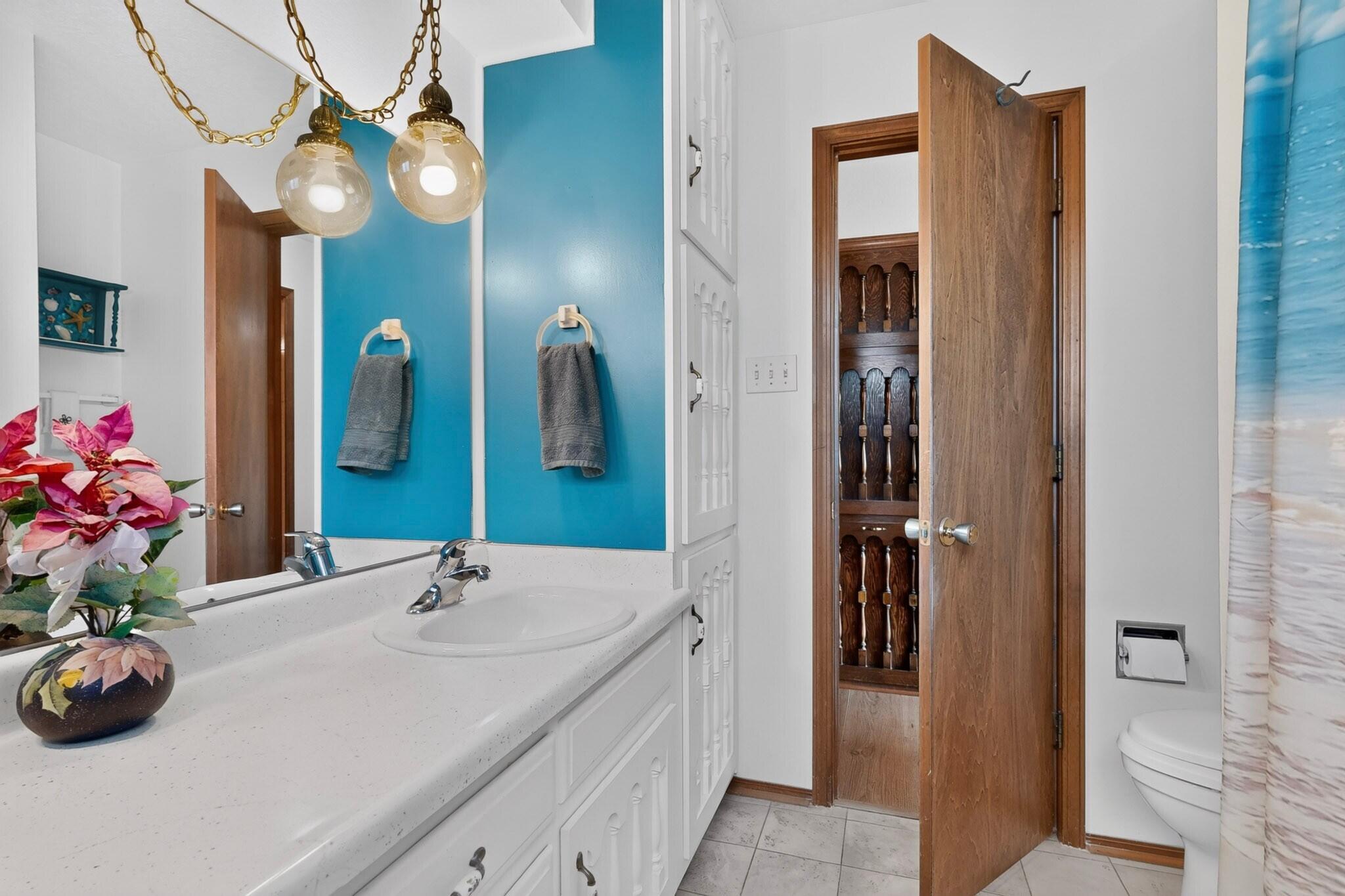 Photo 11 — 1119 Upland Drive NE