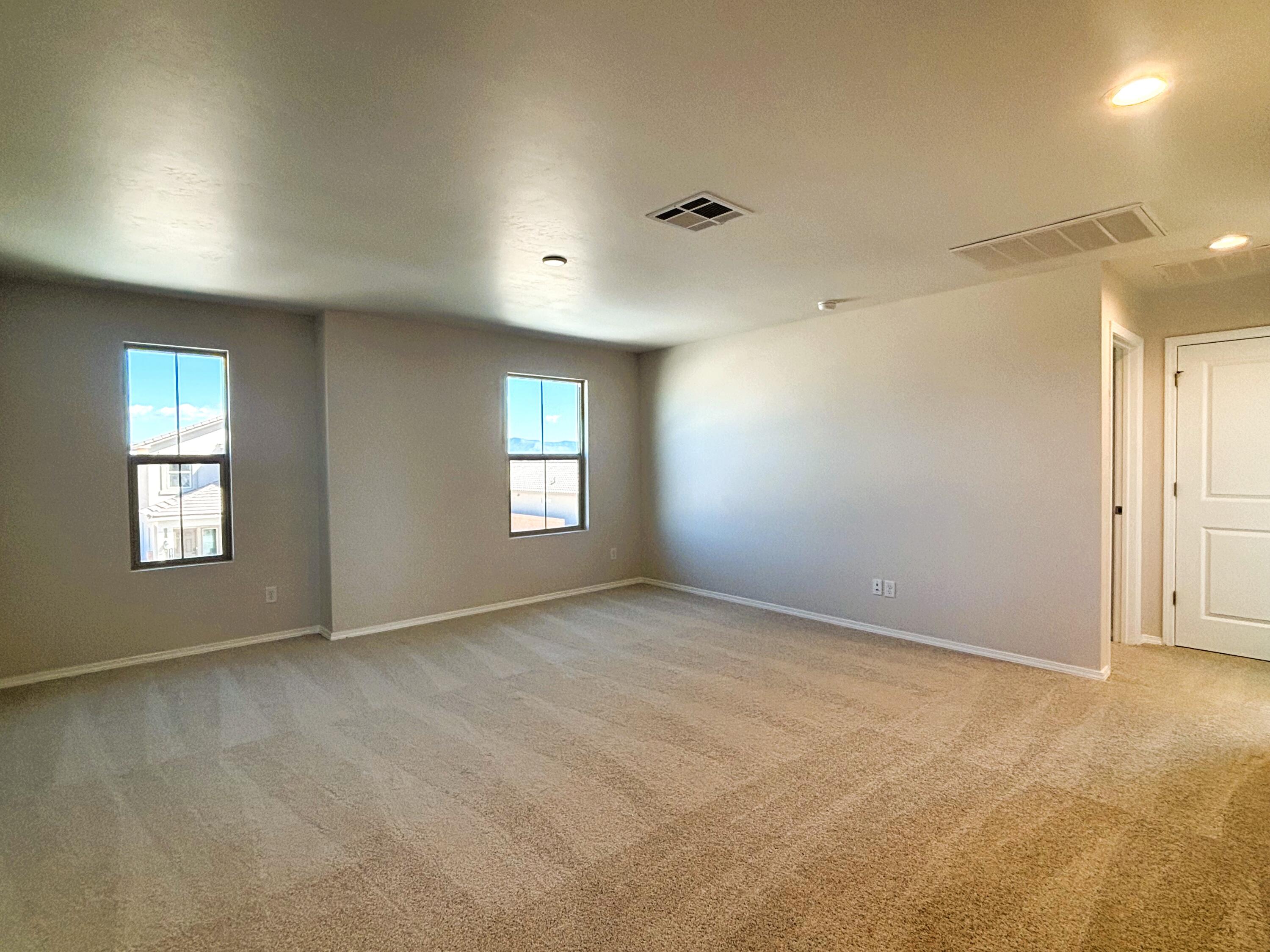 Photo 9 — 6013 Gilpin Drive SE