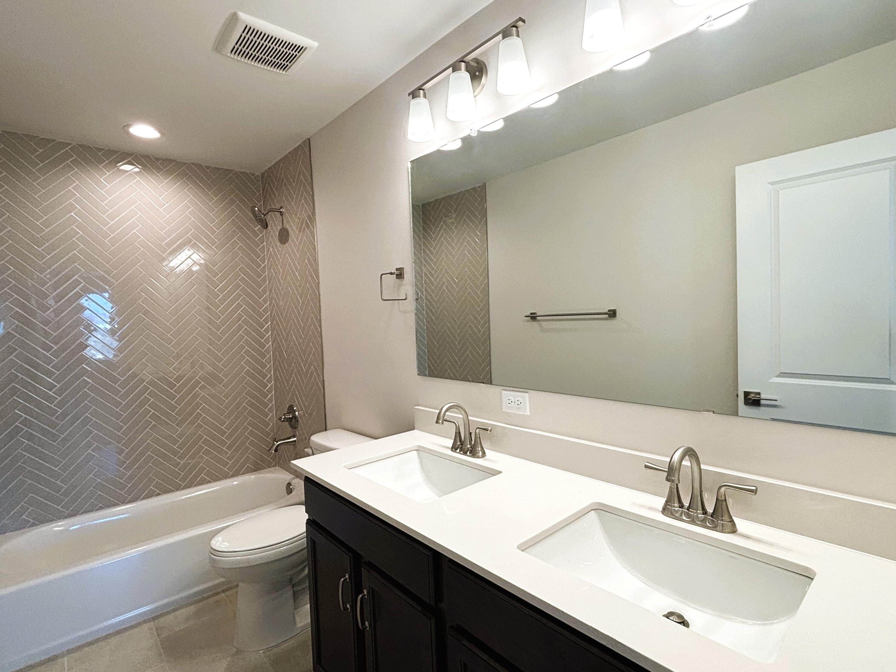 Photo 8 — 6013 Gilpin Drive SE
