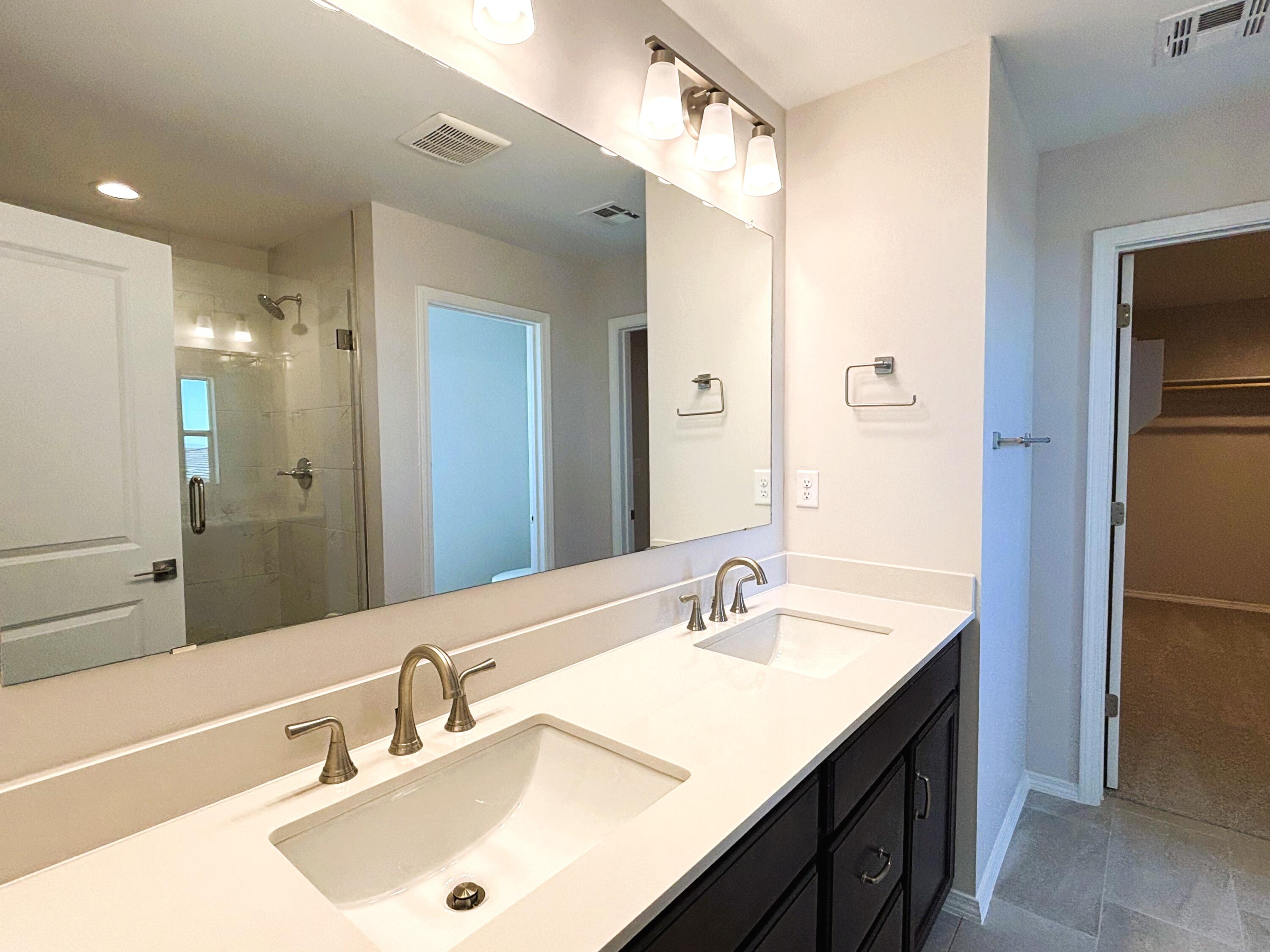 Photo 7 — 6013 Gilpin Drive SE