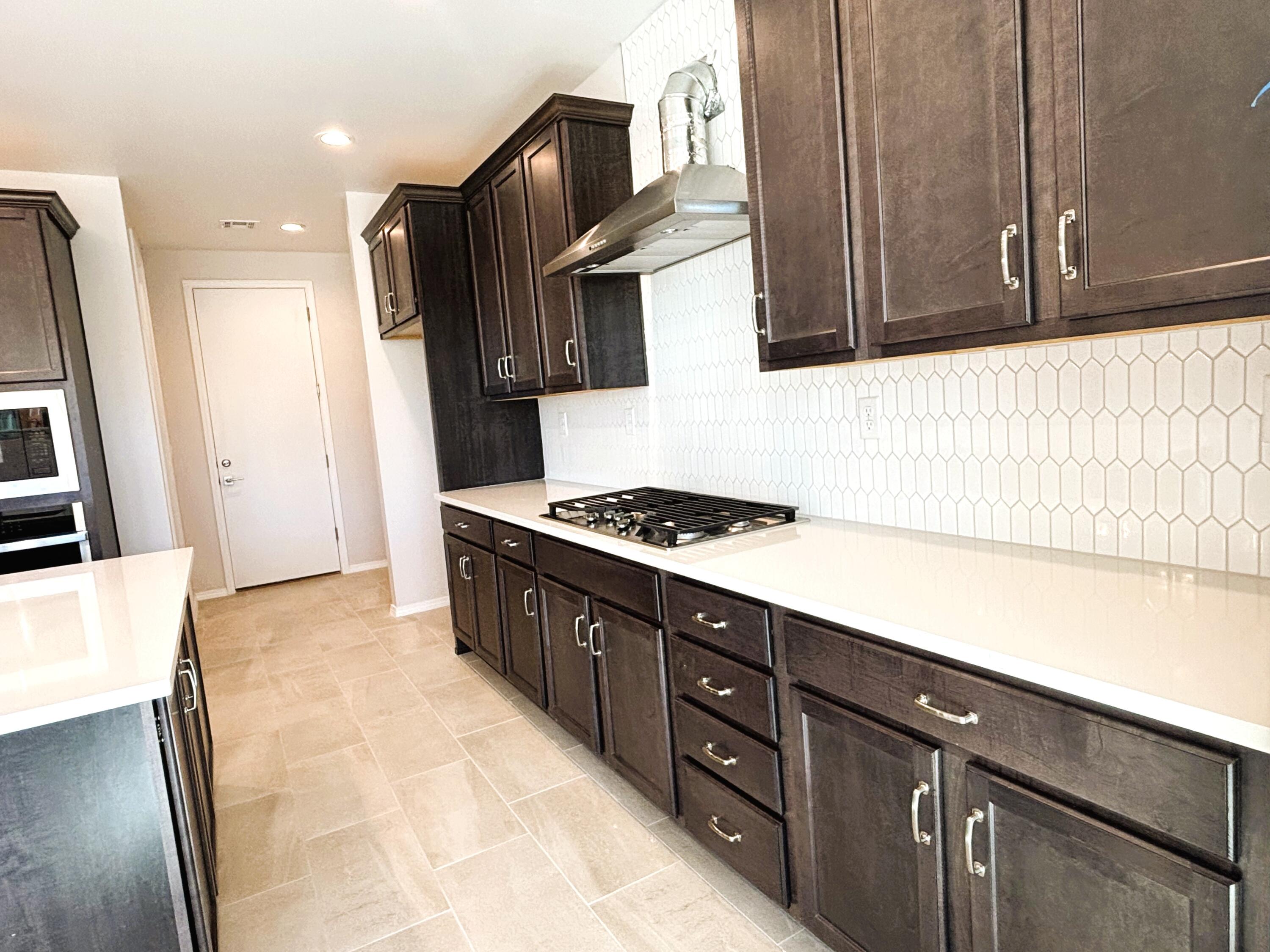 Photo 13 — 6013 Gilpin Drive SE