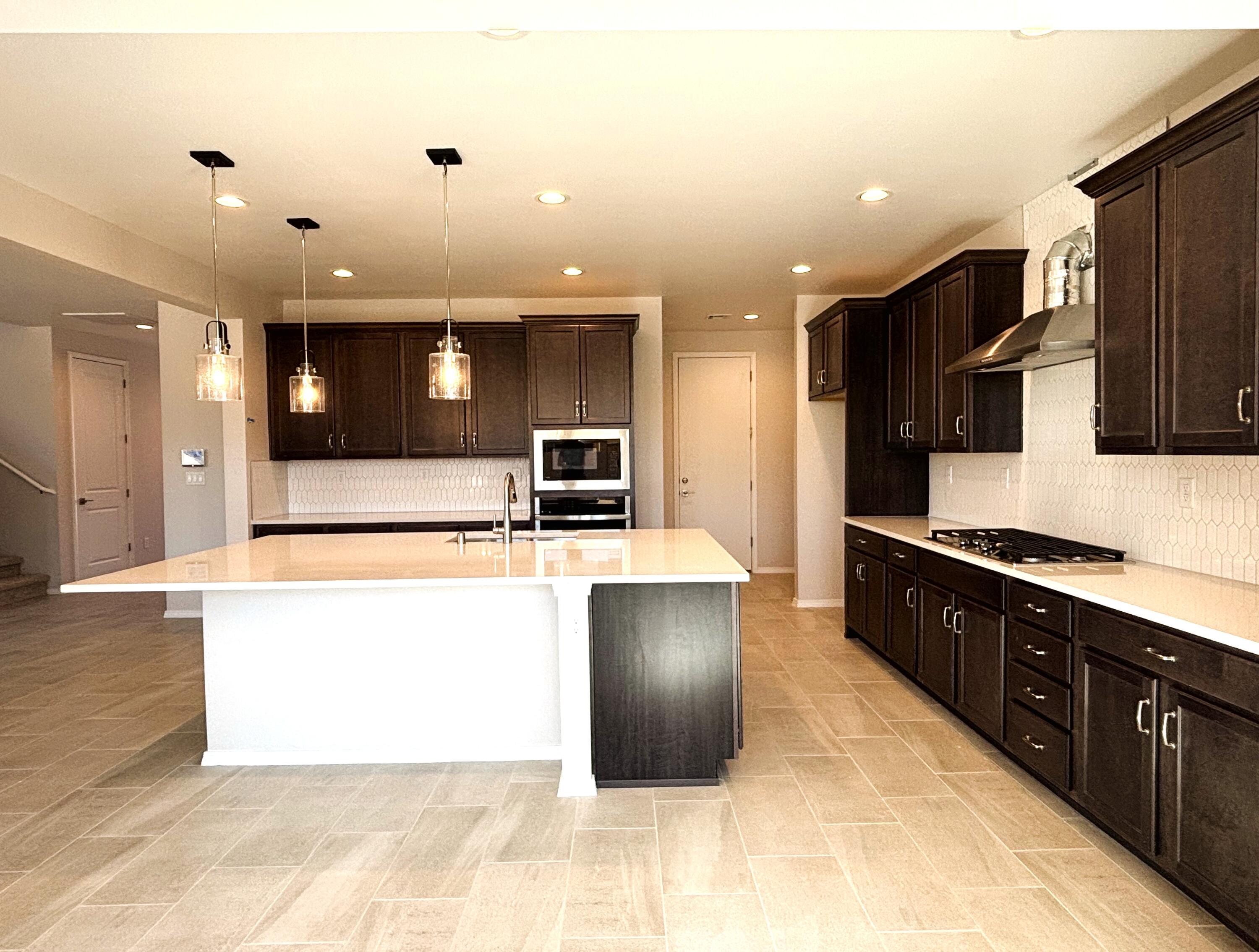Photo 12 — 6013 Gilpin Drive SE