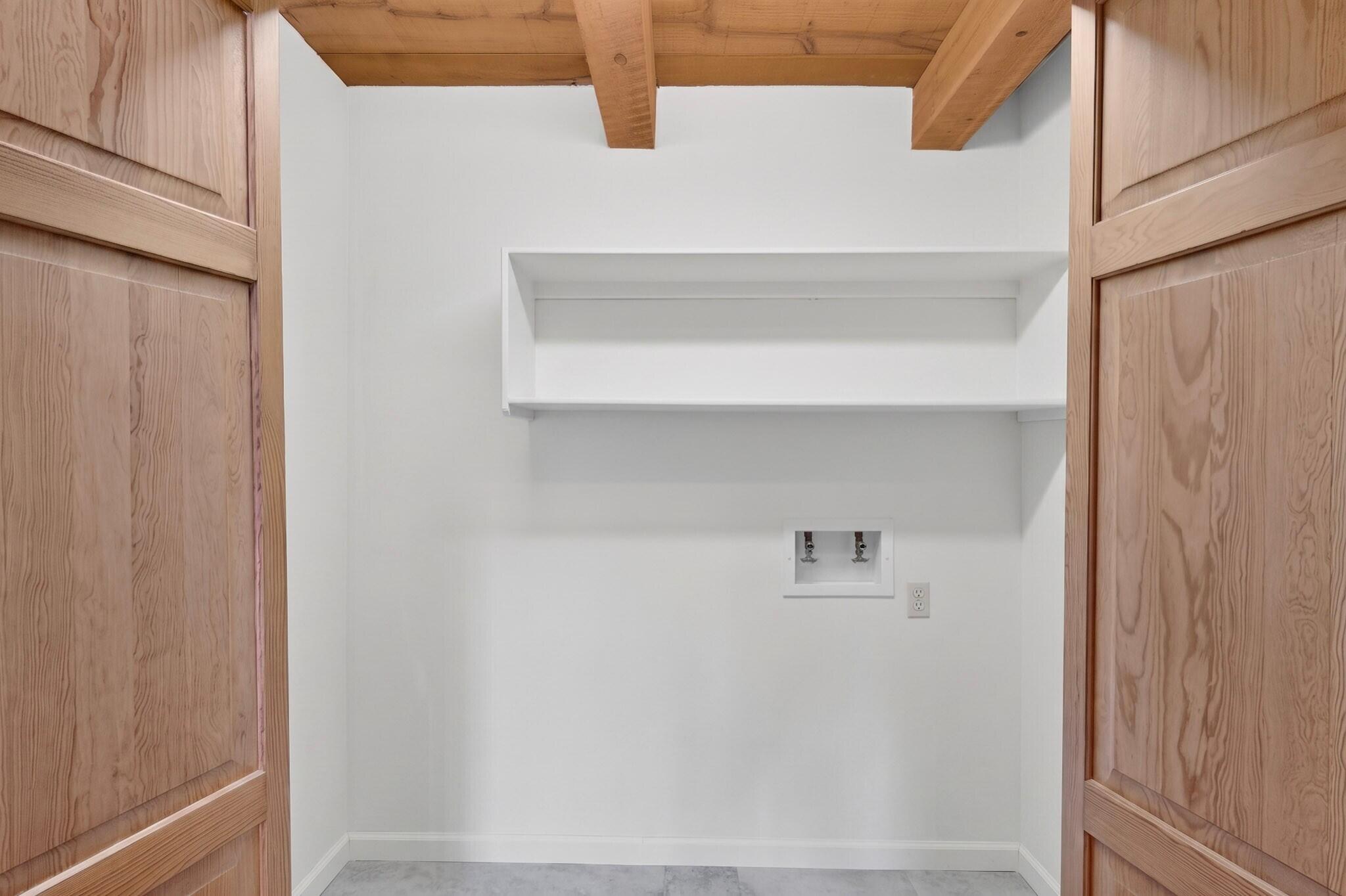 Photo 15 — 9705 Rio Grande Boulevard NW