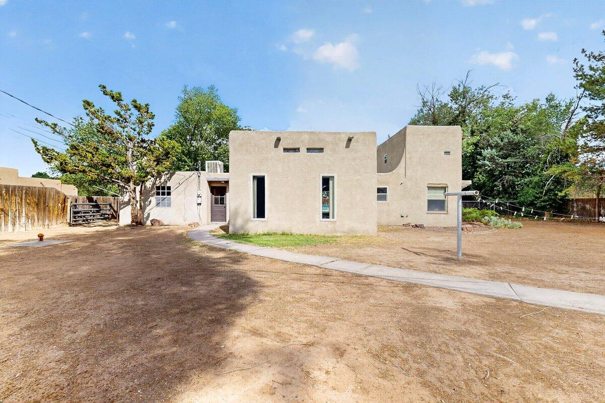 Photo 11 — 9705 Rio Grande Boulevard NW