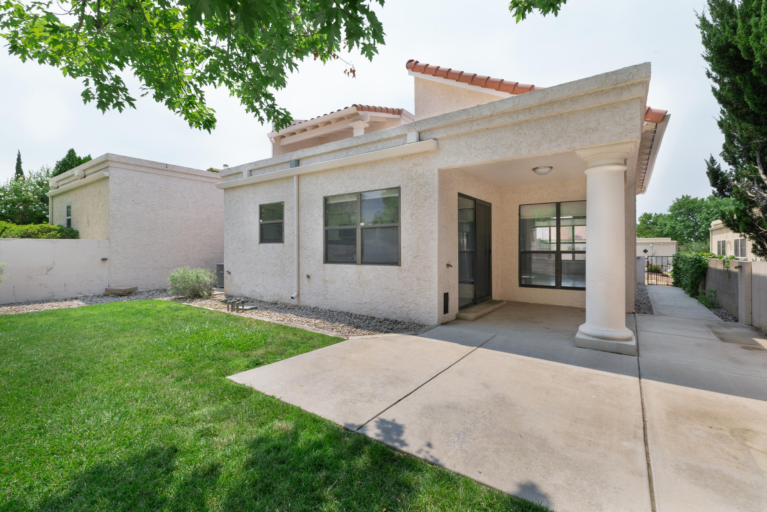 Photo 10 — 11109 Malaguena Lane NE