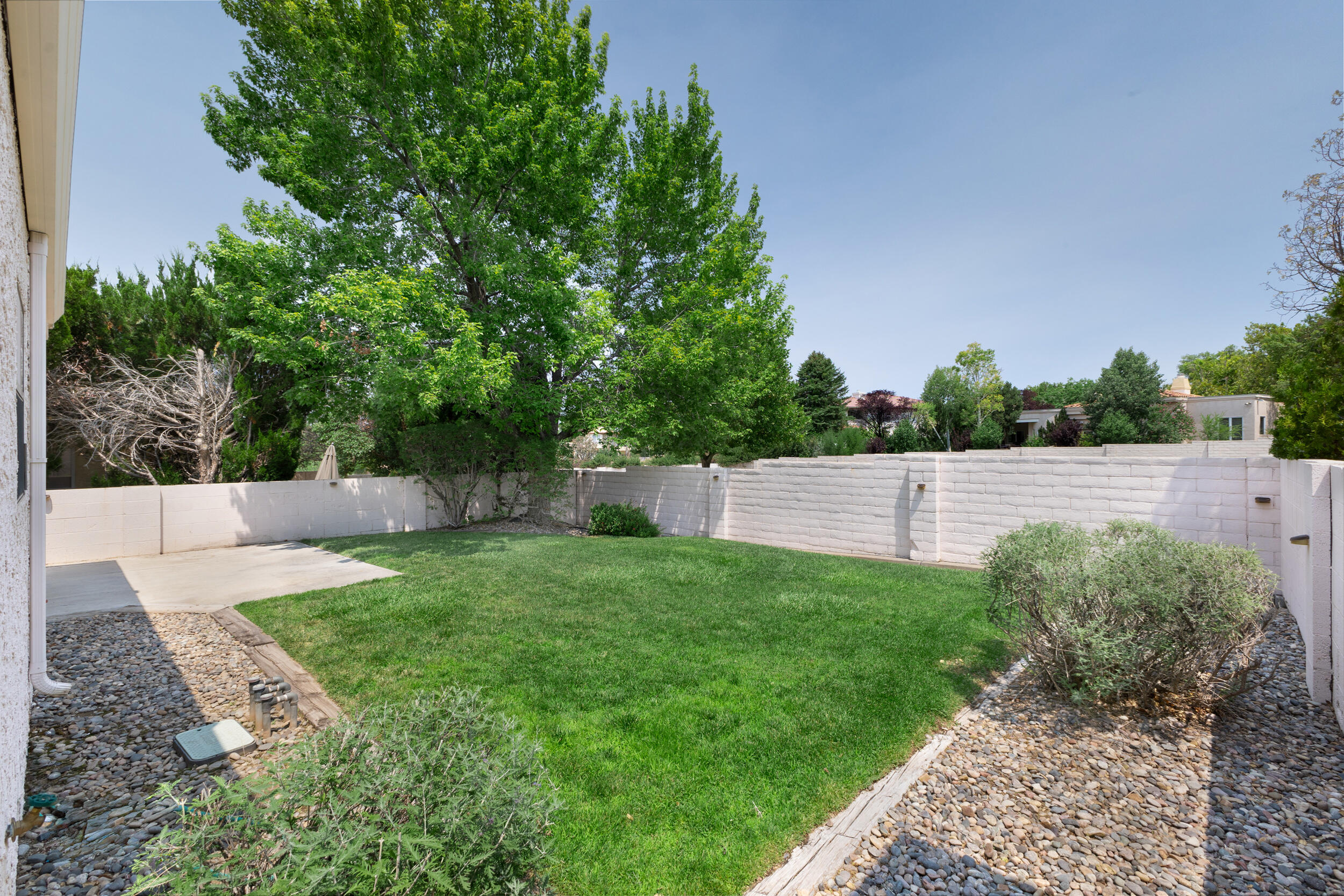 Photo 7 — 11109 Malaguena Lane NE
