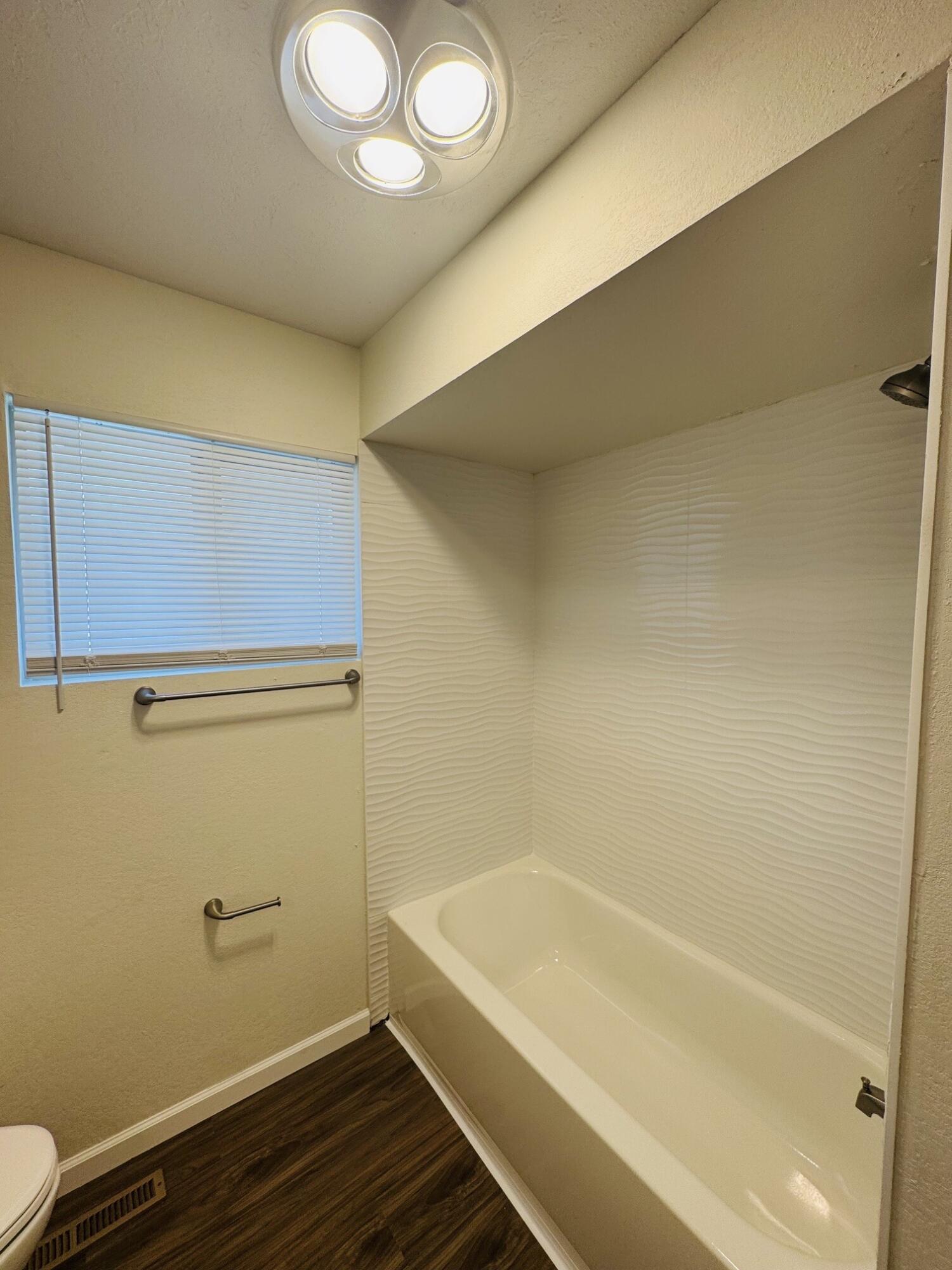 Photo 13 — 4707 Huntington Drive NE