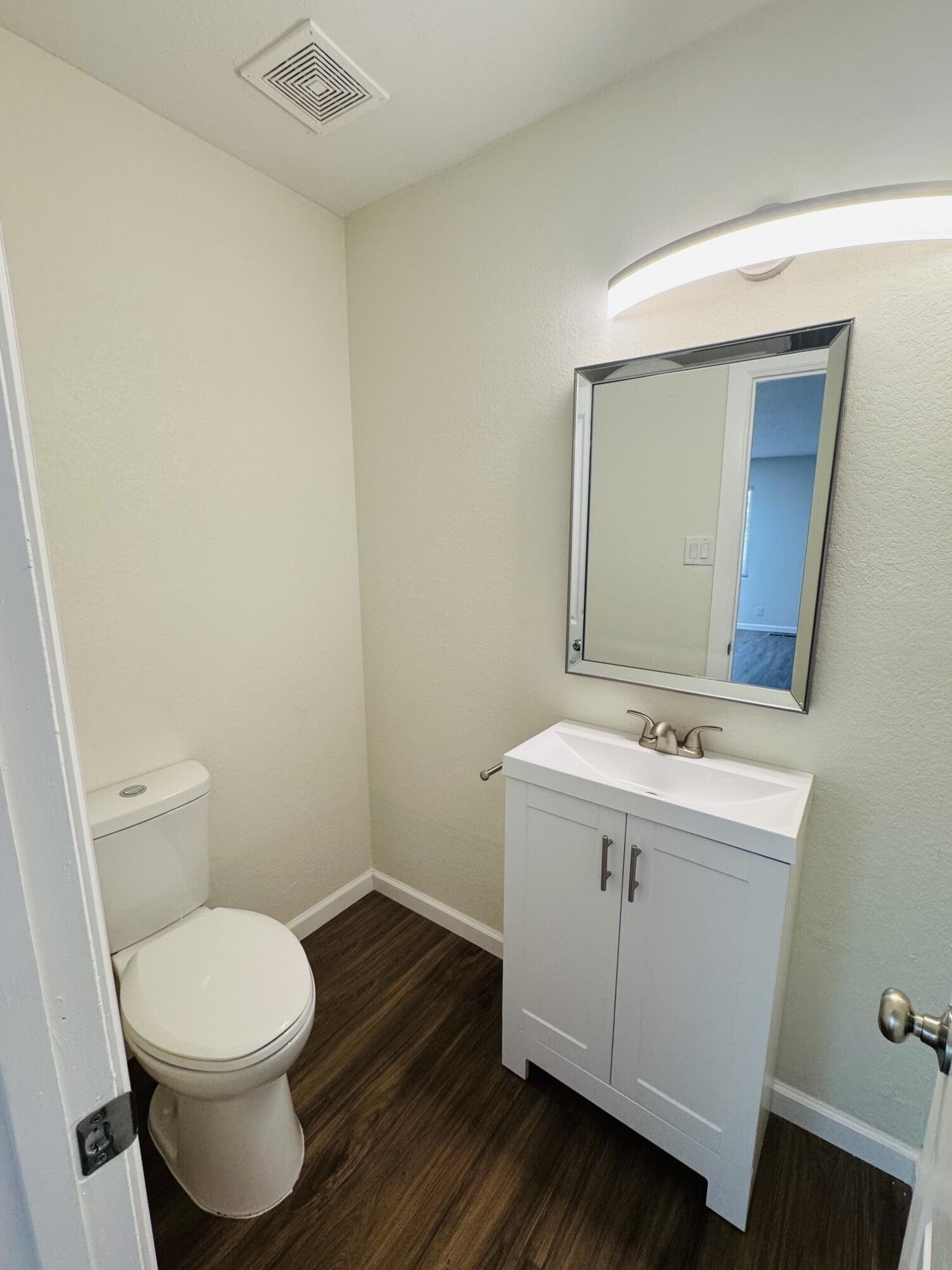 Photo 10 — 4707 Huntington Drive NE