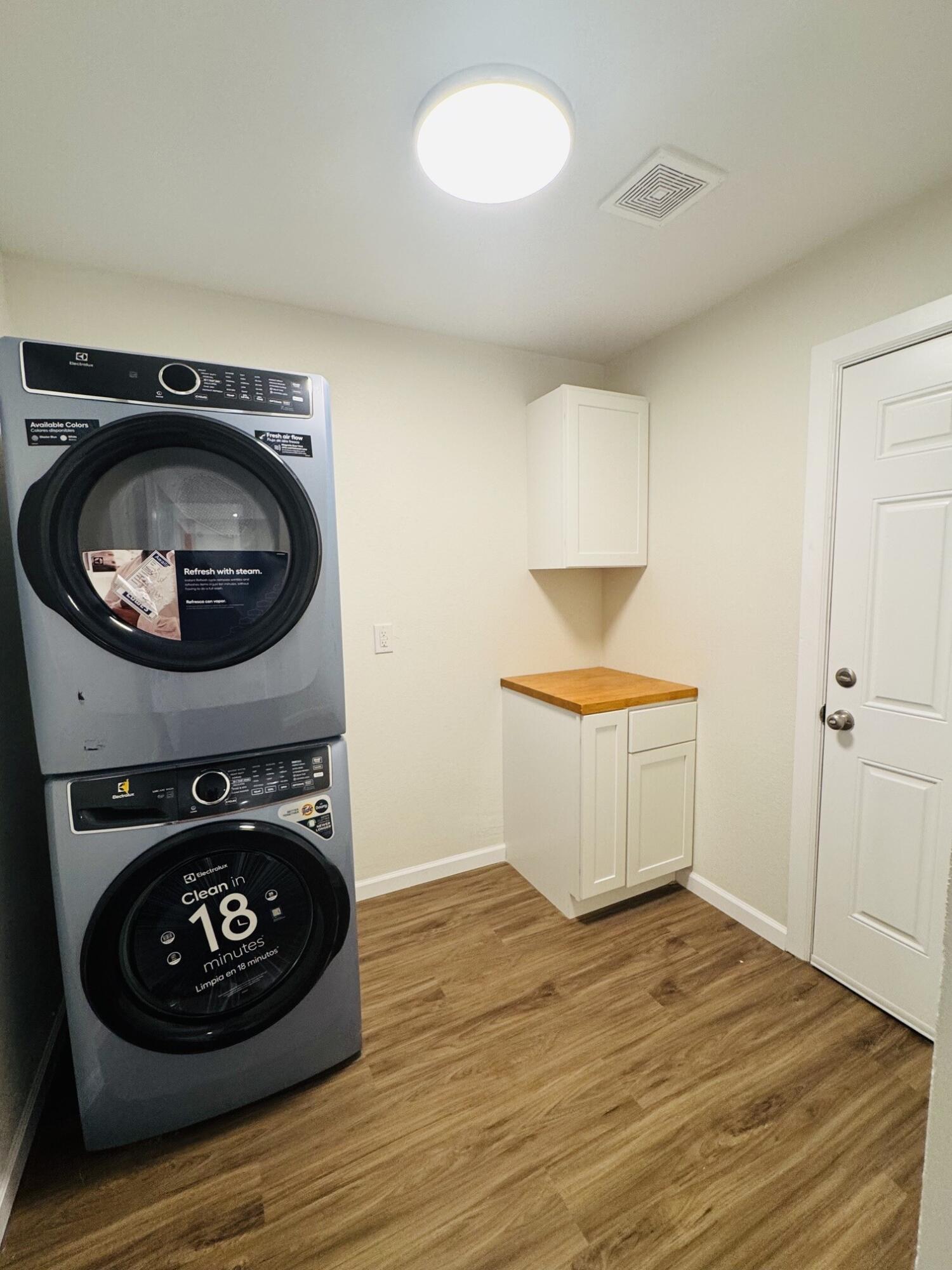 Photo 8 — 4707 Huntington Drive NE
