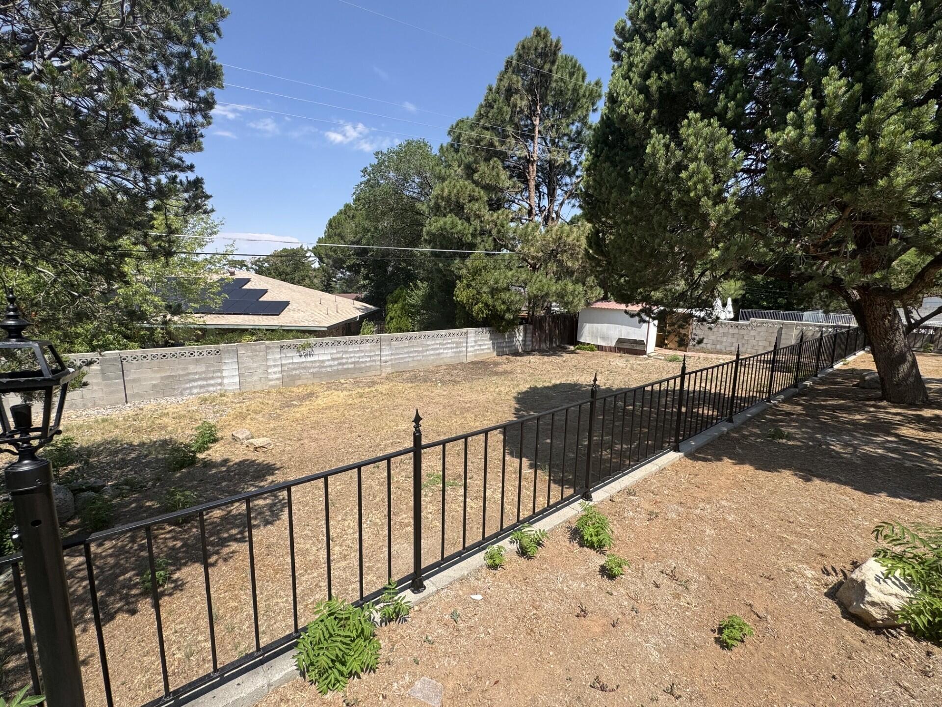 Photo 5 — 4707 Huntington Drive NE