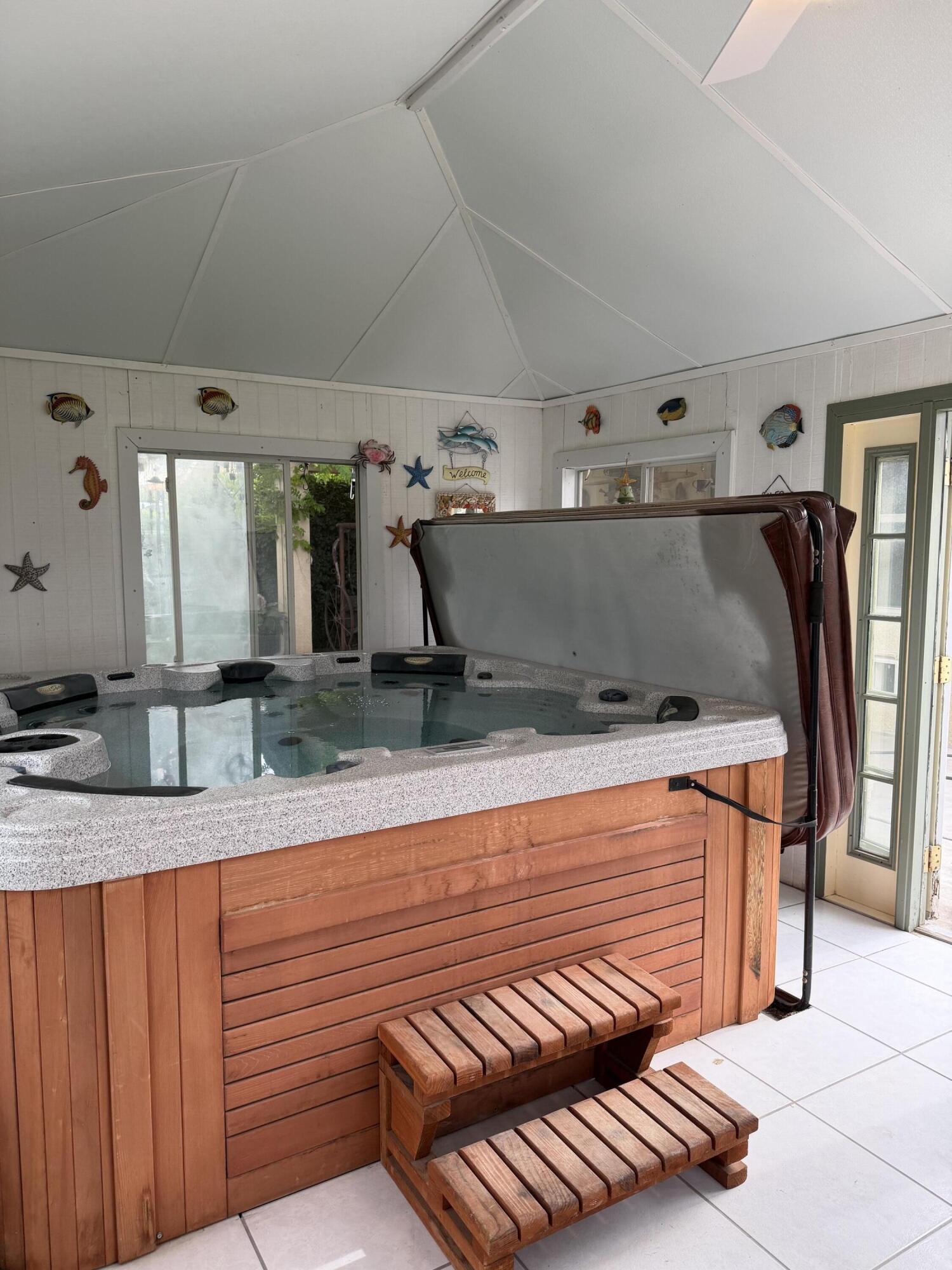 Photo 12 — 1308 Valencia Drive NE