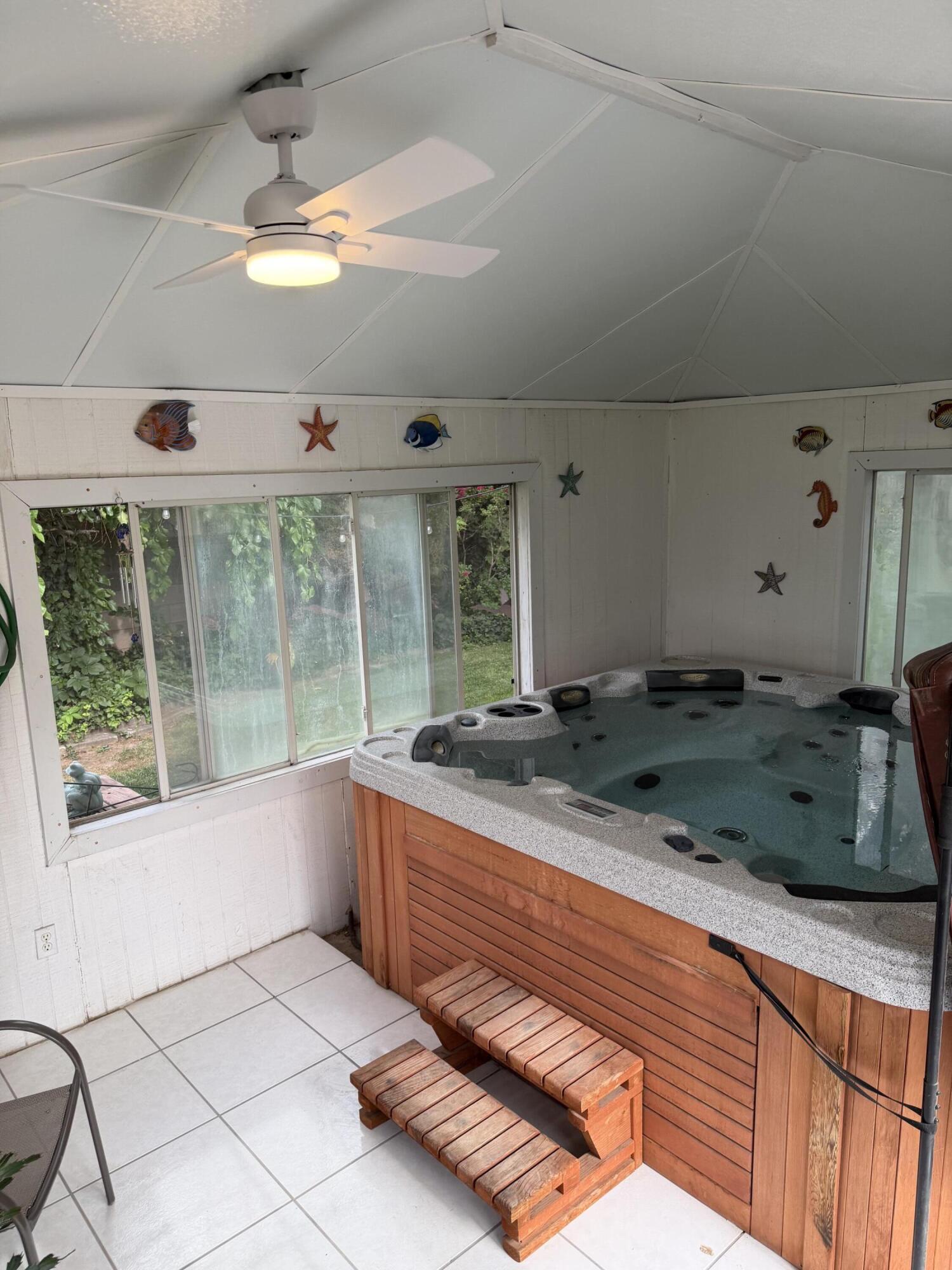 Photo 11 — 1308 Valencia Drive NE
