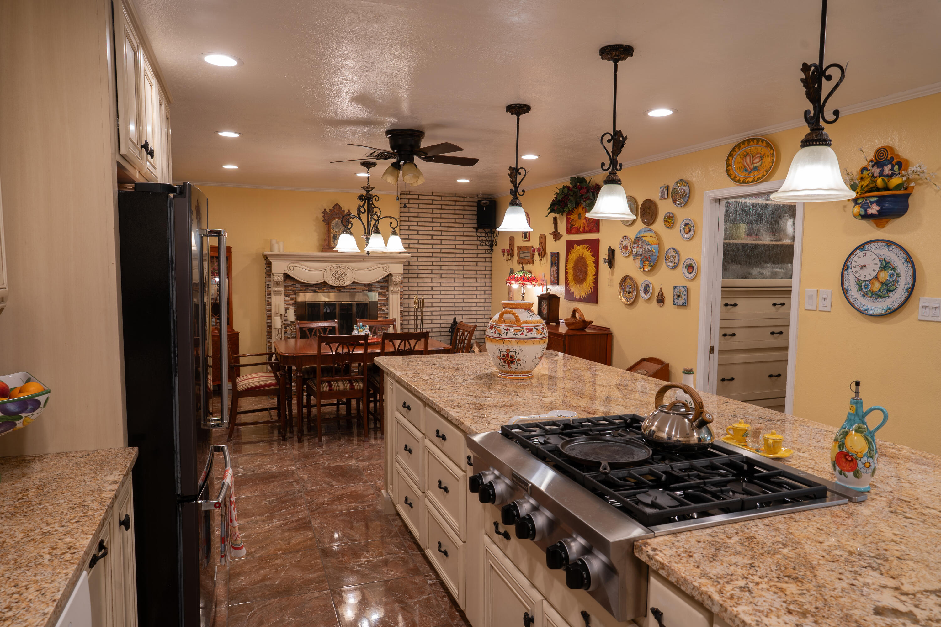 Photo 9 — 1308 Valencia Drive NE
