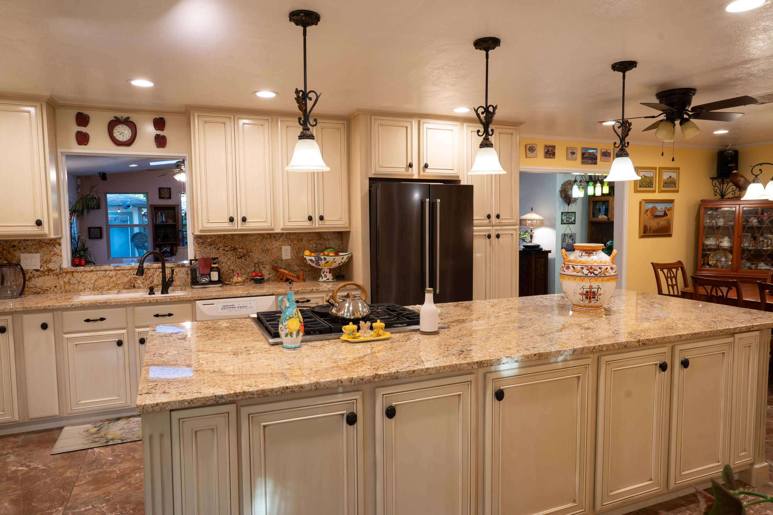 Photo 8 — 1308 Valencia Drive NE