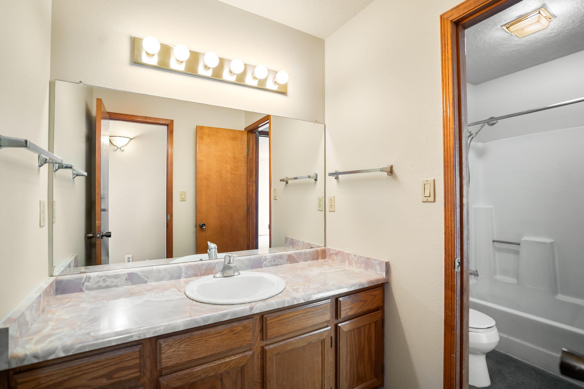 Photo 12 — 5605 Wheelwright Avenue NW