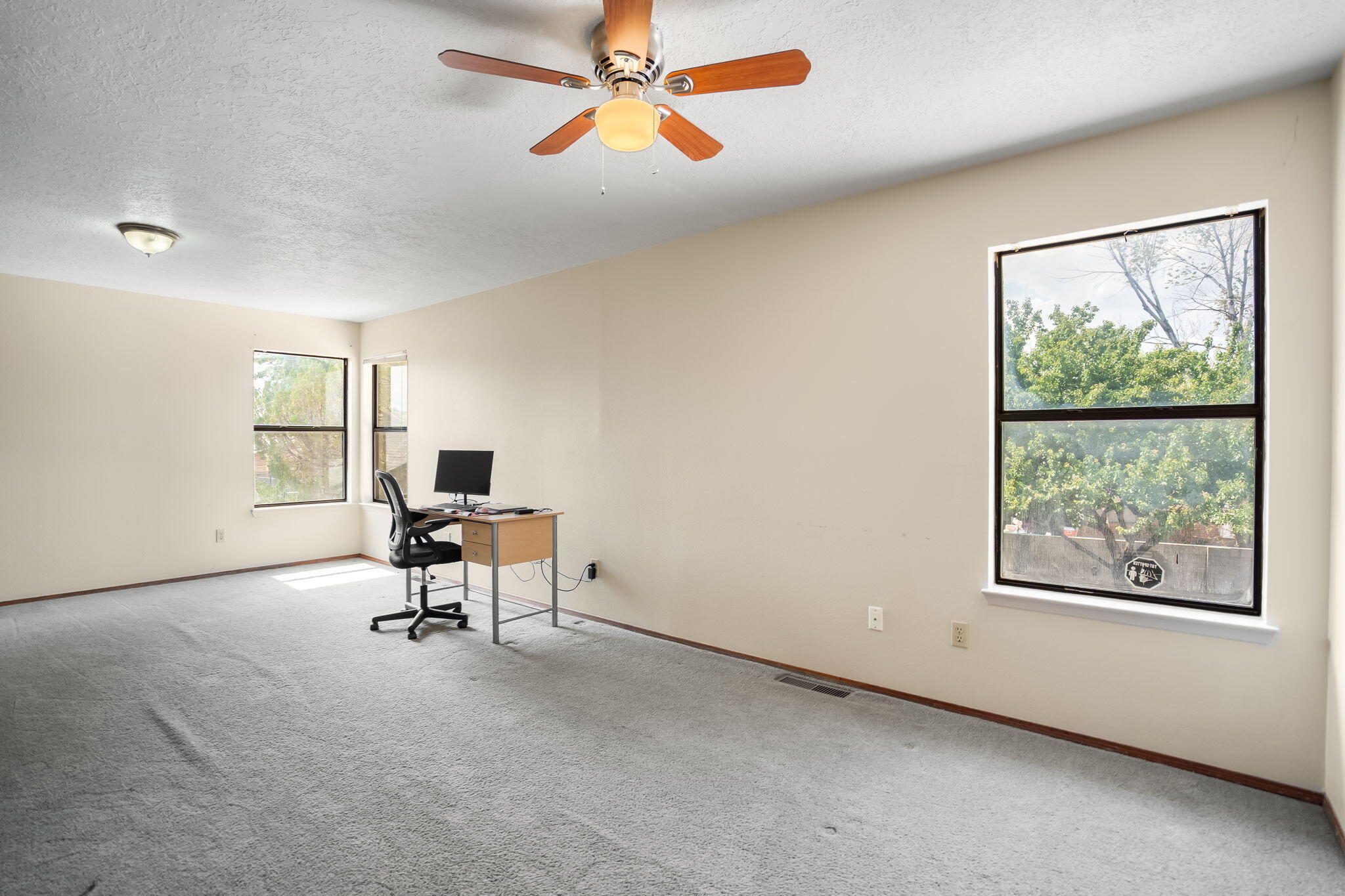 Photo 11 — 5605 Wheelwright Avenue NW