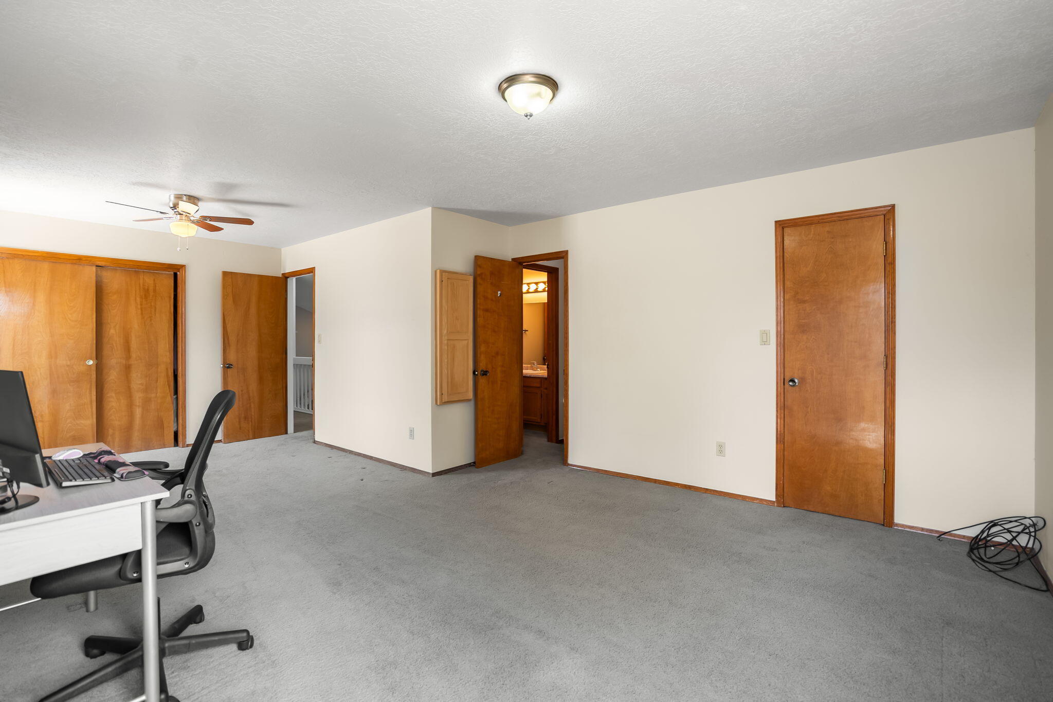 Photo 10 — 5605 Wheelwright Avenue NW
