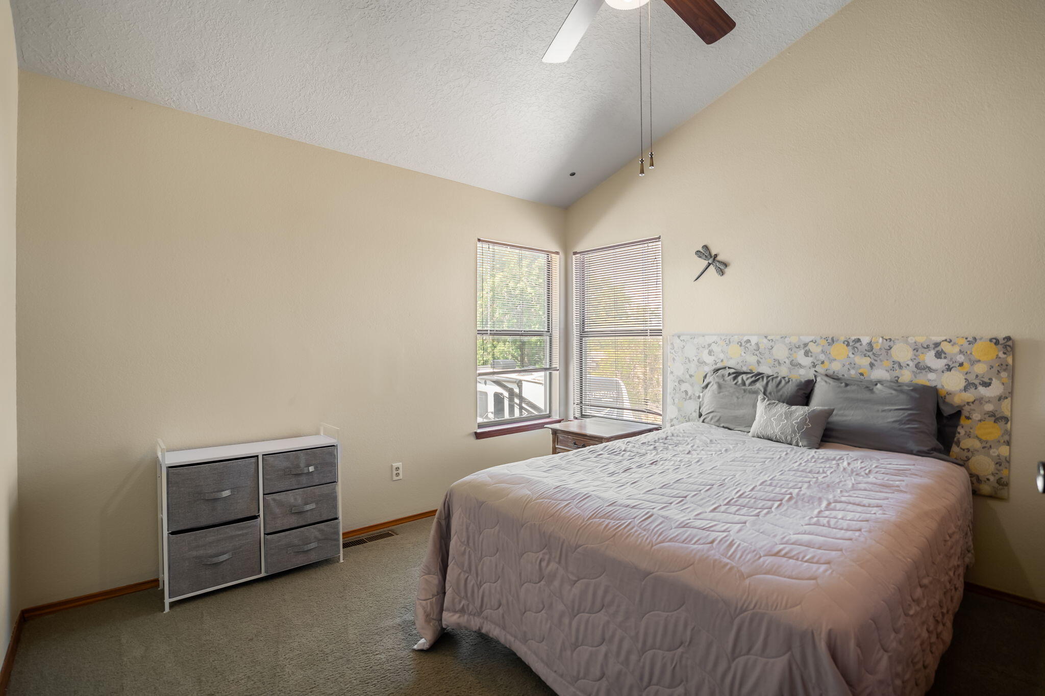 Photo 9 — 5605 Wheelwright Avenue NW