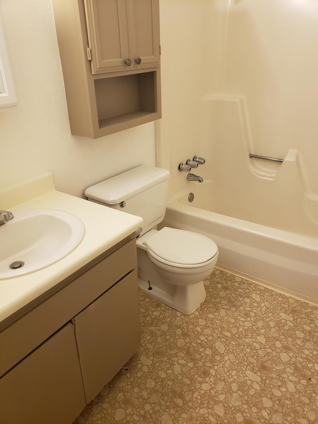 Photo 5 — 1729 Paisano Street NE Apt 4