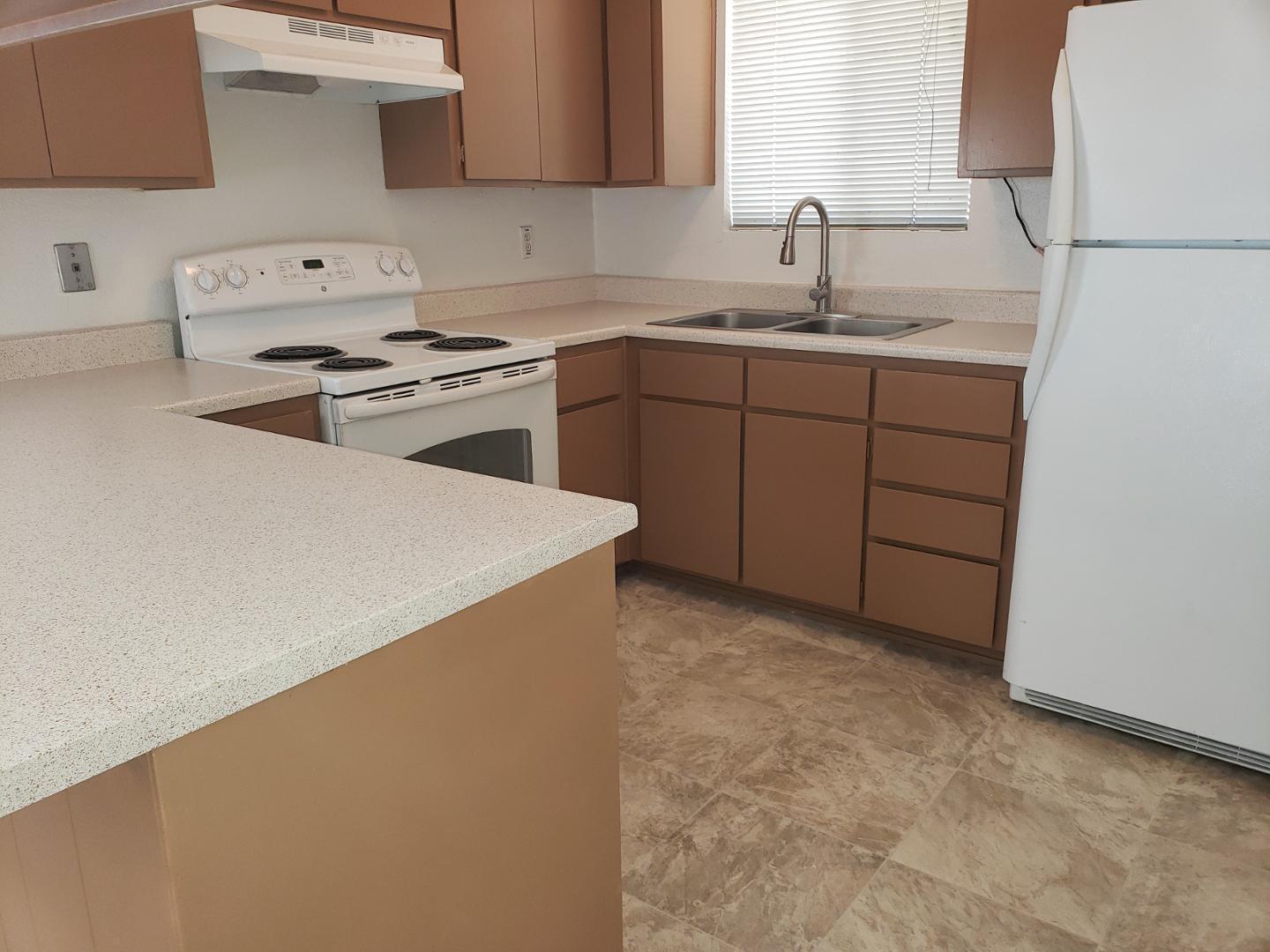 Photo 10 — 1729 Paisano Street NE Apt 4